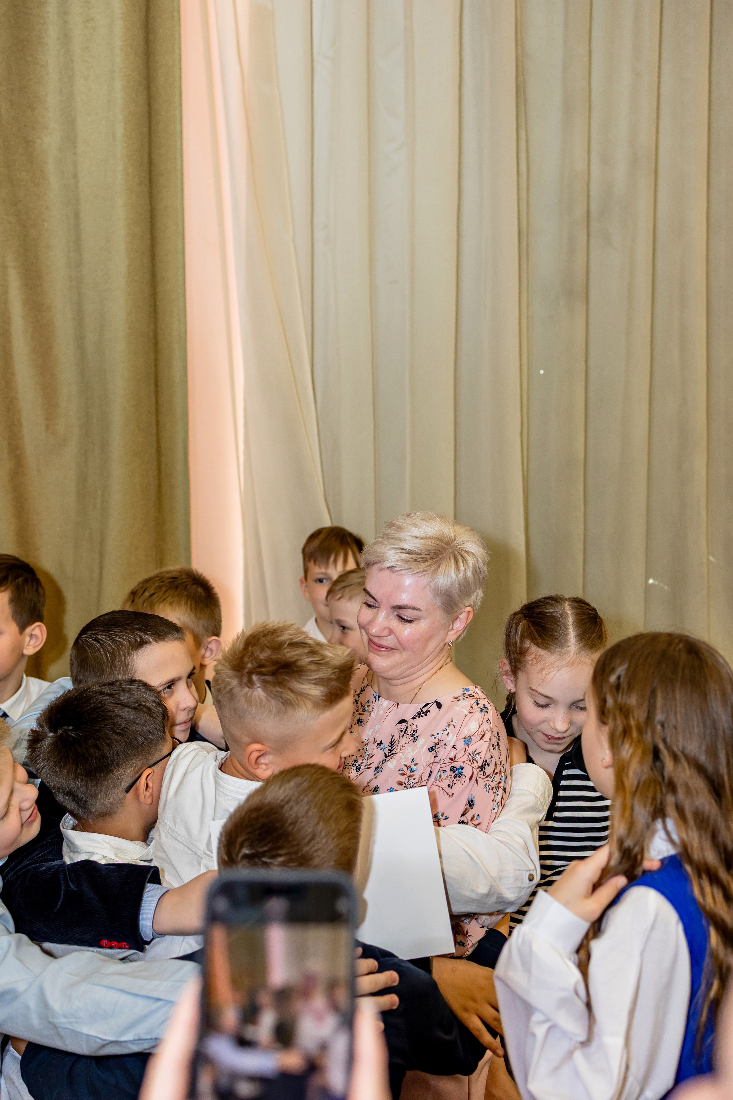 Выпускной праздник в начальной школе. Фотограф и видеограф Москва. Свадебный фотограф, видеограф. Выпускные альбомы. Оживающие альбомы