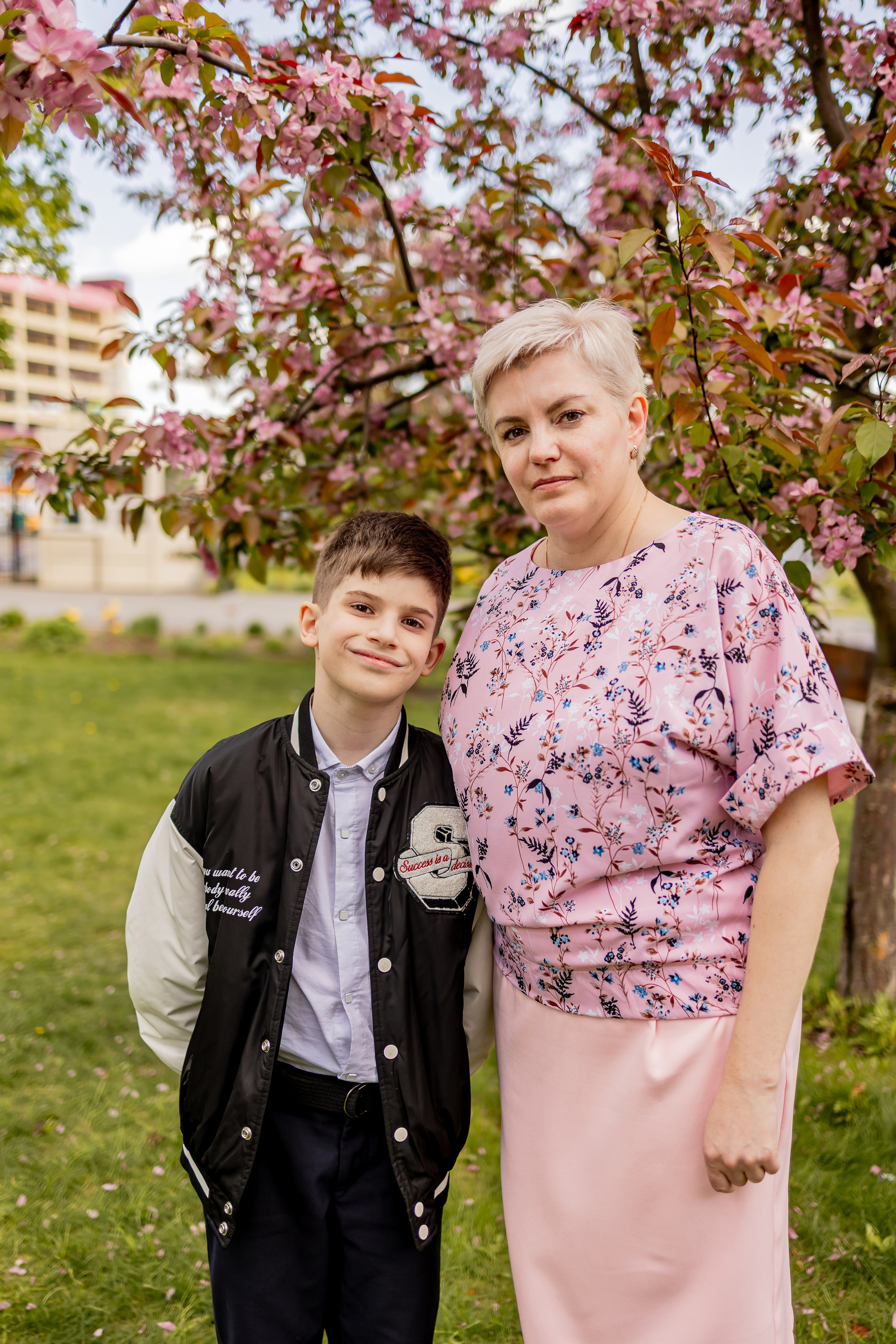 Выпускной в начальной школе на улице. Фотограф и видеограф Москва. Свадебный фотограф, видеограф. Выпускные альбомы. Оживающие альбомы