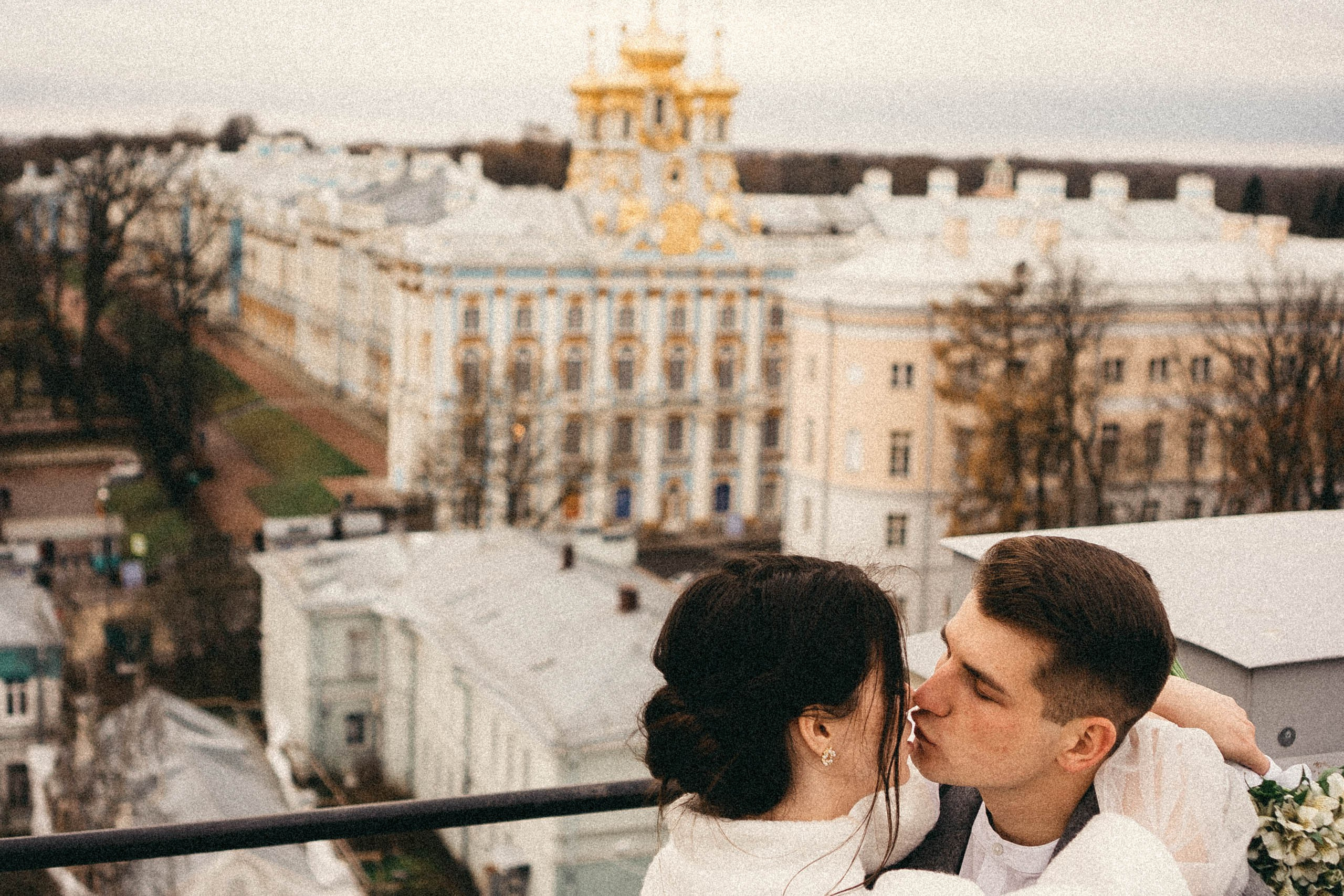СВАДЕБНАЯ СЬЕМКА ПАРЫ В ГОРОДЕ ПУШКИН В ПАРКЕ ЕКАТЕРИНЕНСКОМ В НОЯБРЕ. Профессиональный фотограф, Санкт-Петербург — Виктория Богомолова