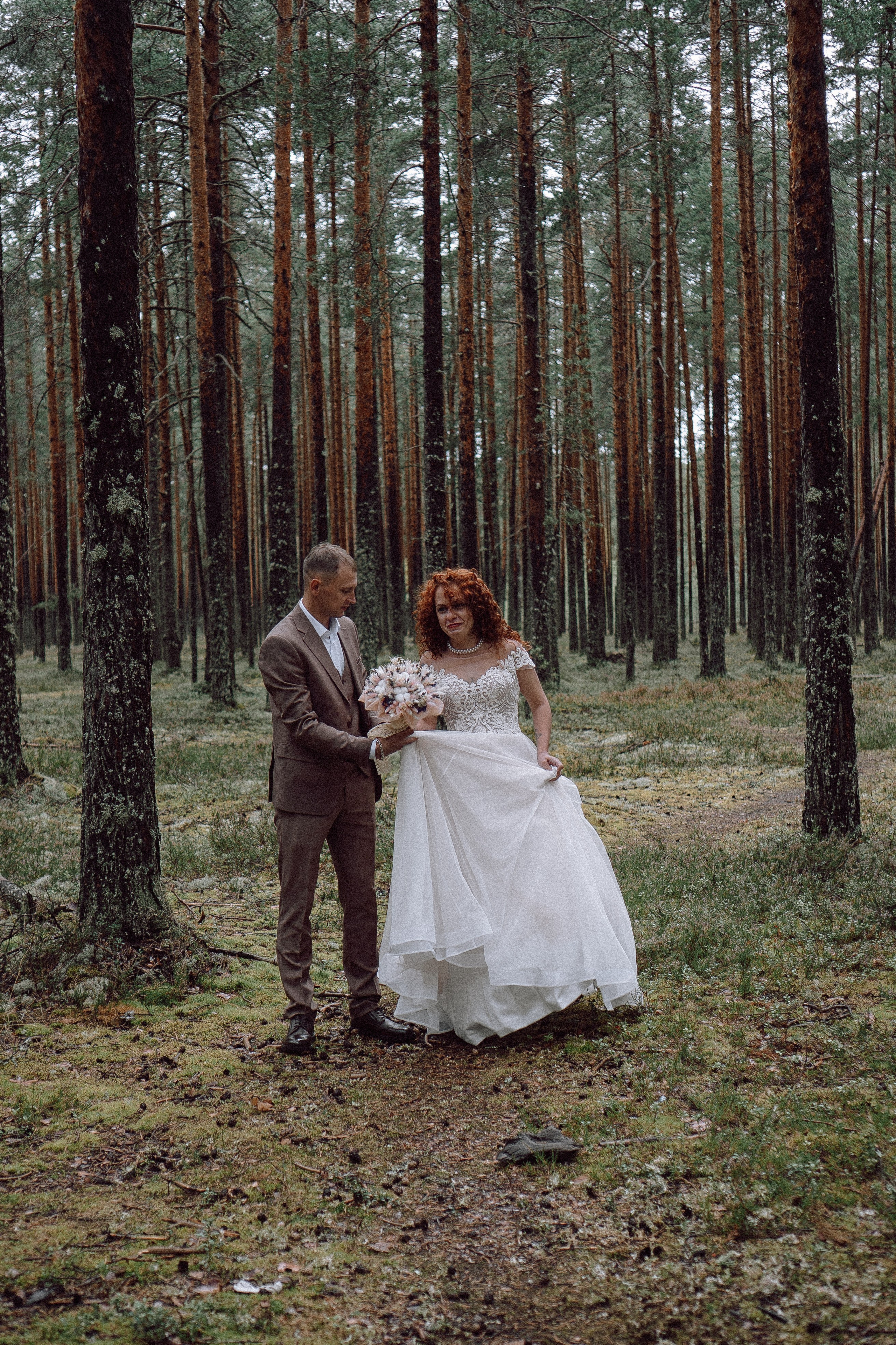 СВАДЕБНАЯ ФОТОСЕССИИЯ ПАРЫ В ГОРОДЕ ПРИОЗЕРСК В СОСНОВОМ ЛЕСУ И С ПИКАПОМ. Профессиональный фотограф, Санкт-Петербург — Виктория Богомолова