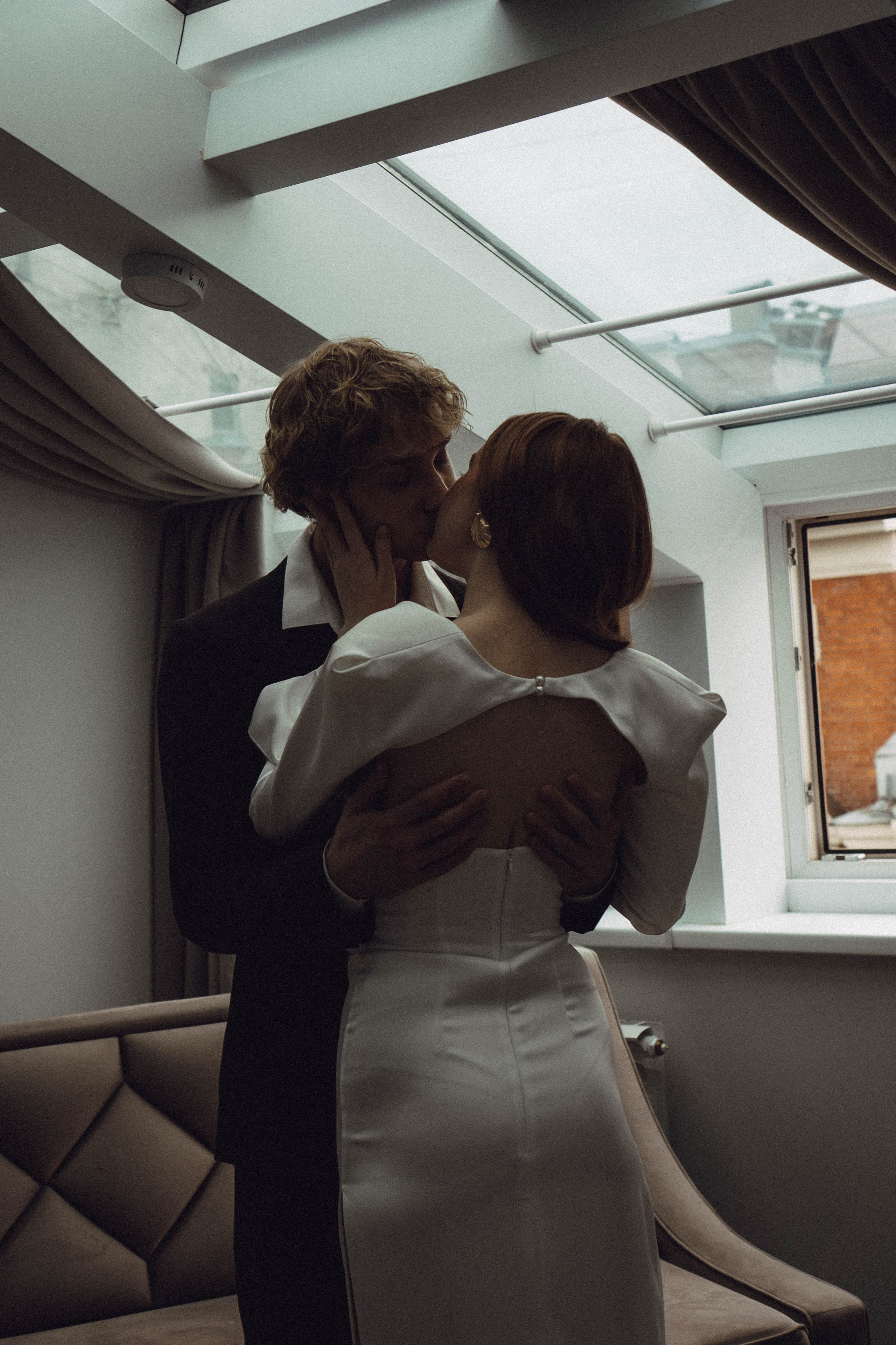 СВАДЕБНАЯ СЬЕМКА В ОТЕЛЕ. СБОРЫ ЖЕНИХА И НЕВЕСТЫ И ТАКЖЕ ТОР И ПОДГОТОВКА К ПРОГУЛКЕ. Профессиональный фотограф, Санкт-Петербург — Виктория Богомолова