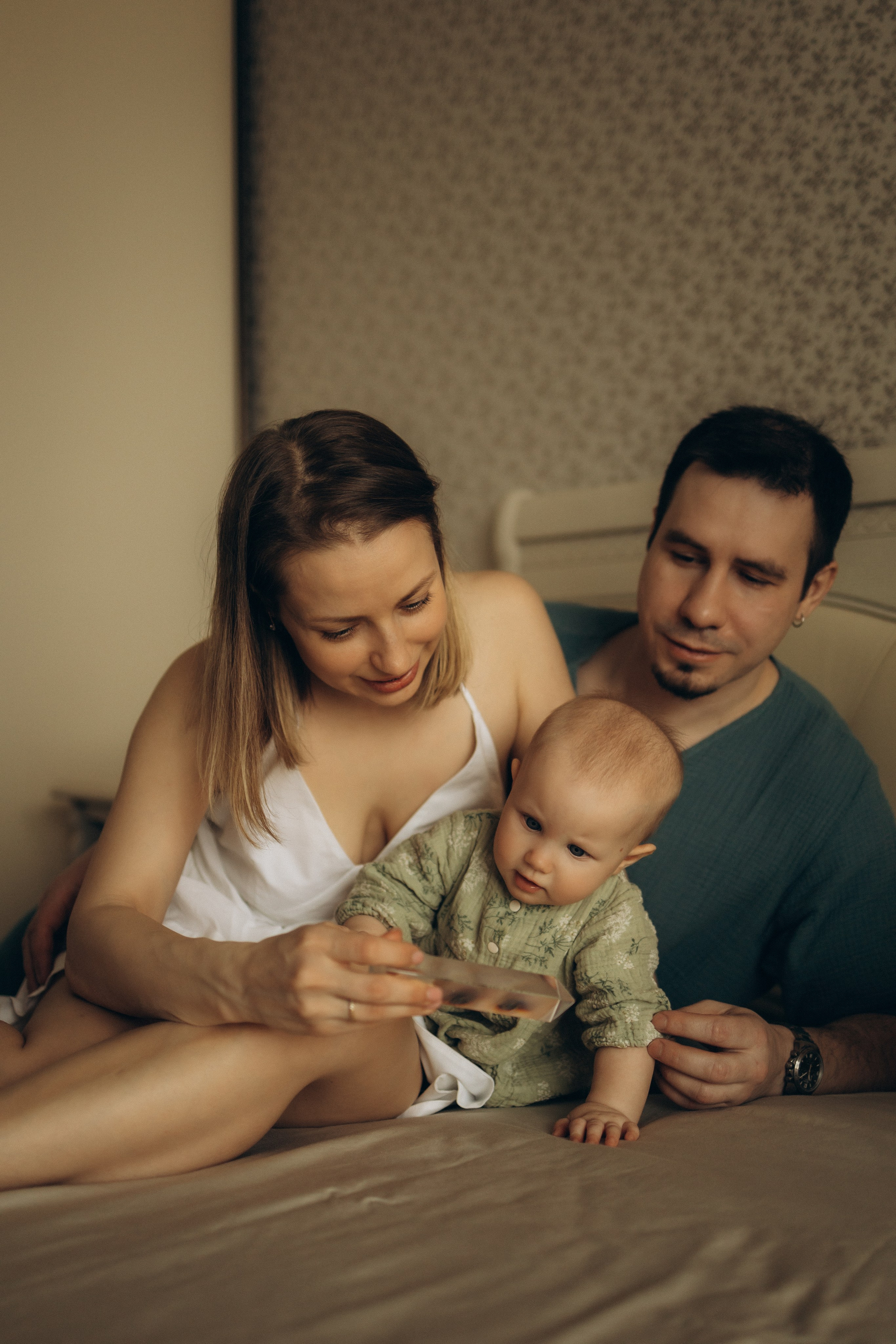 Полина, Максим и малышка Нина. Семейный, домашний, ньюборн фотограф Москва Цветкова Елизавета