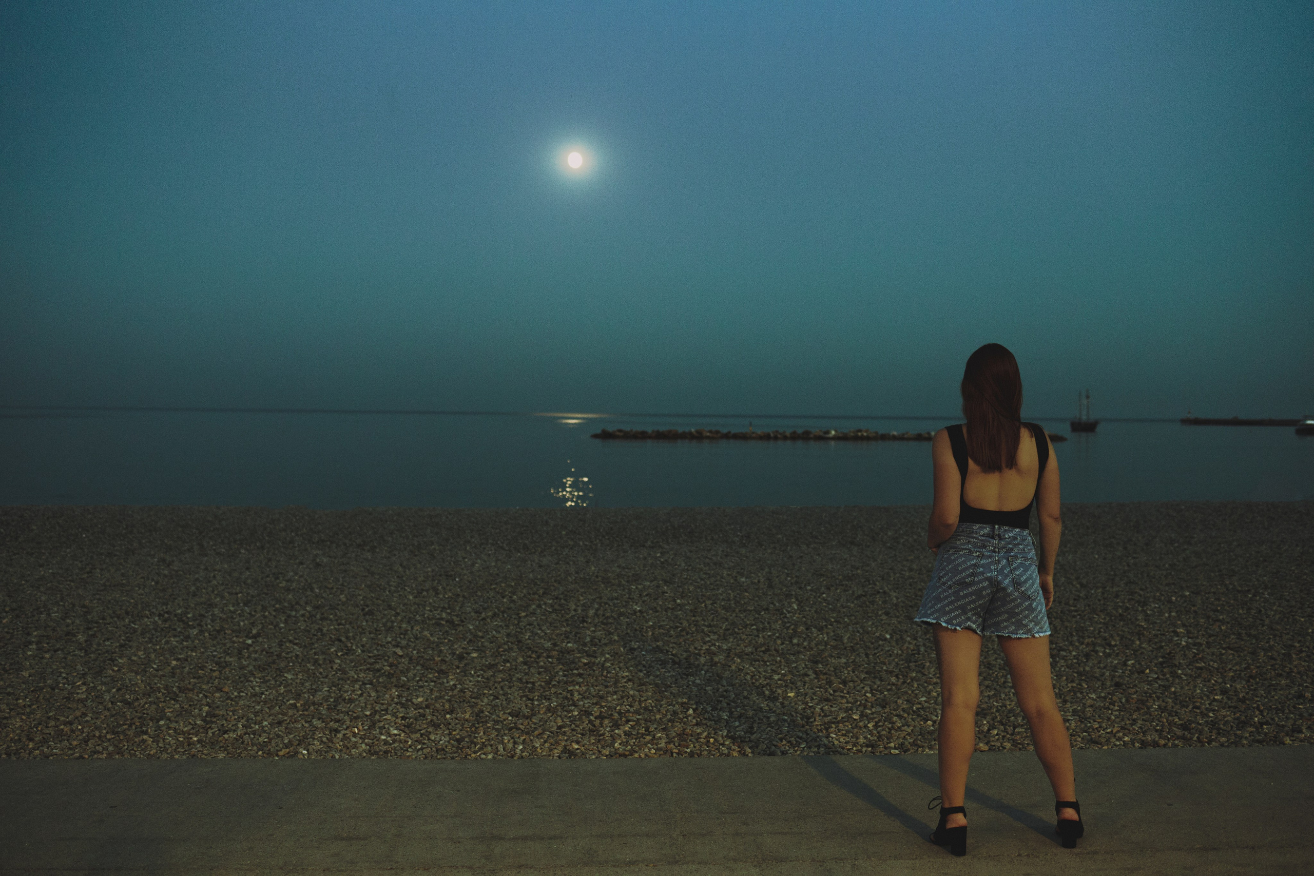 Вечером на набережной. Фотограф в Краснодаре