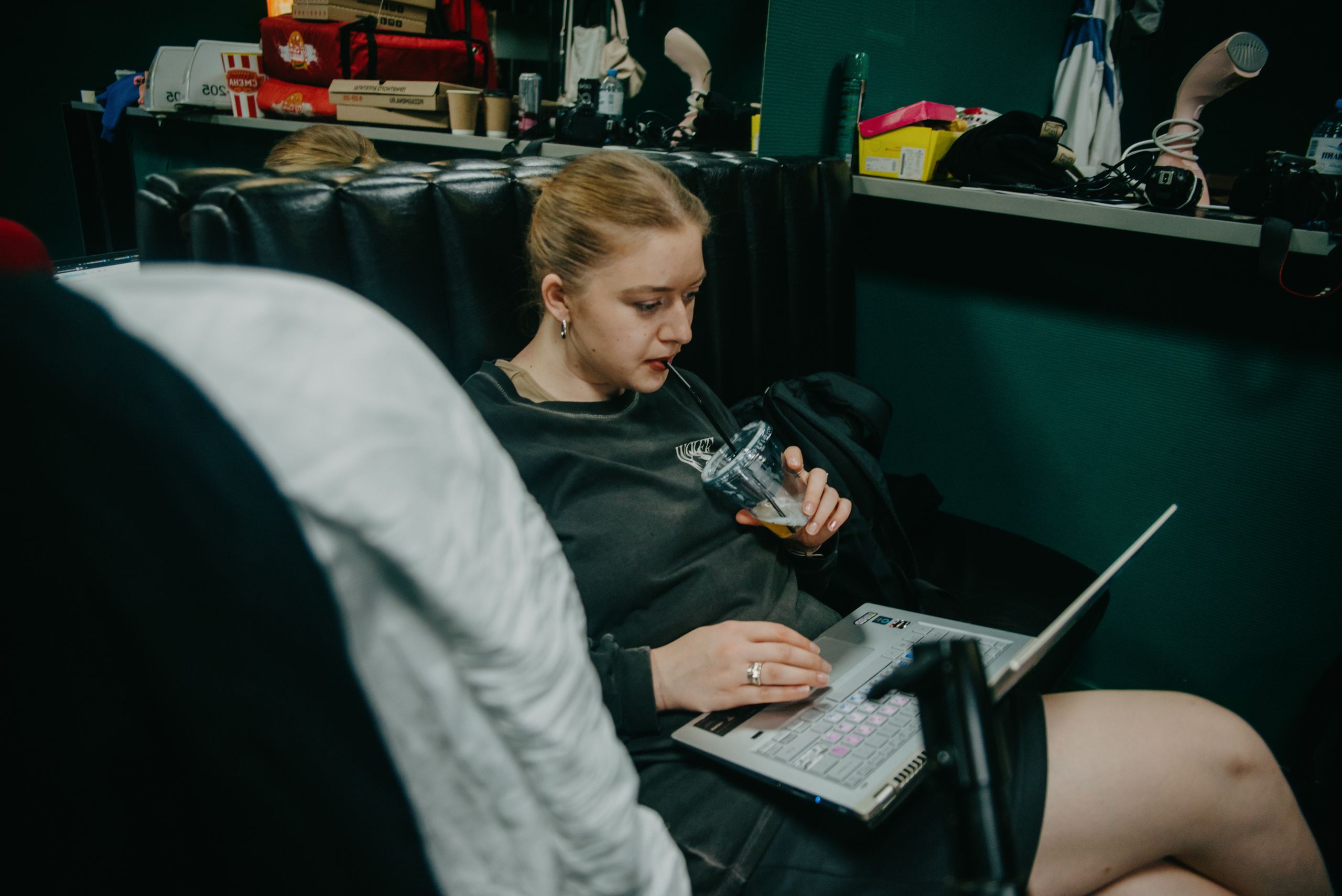 Backstage for BAZA| Кинотеатр «Смена». Контент фотограф Илья Урс