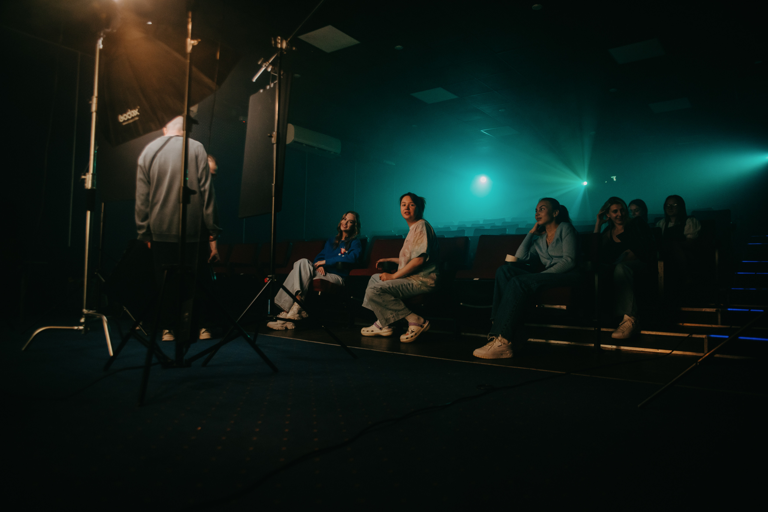Backstage for BAZA| Кинотеатр «Смена». Контент фотограф Илья Урс
