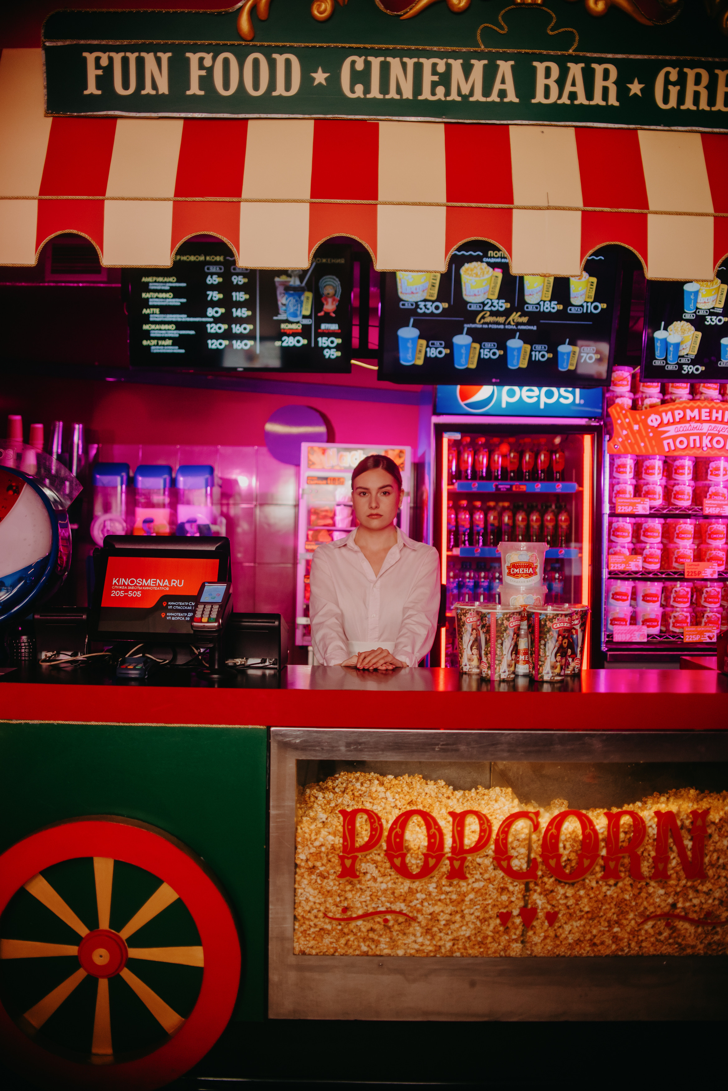 Backstage for BAZA| Кинотеатр «Смена». Контент фотограф Илья Урс