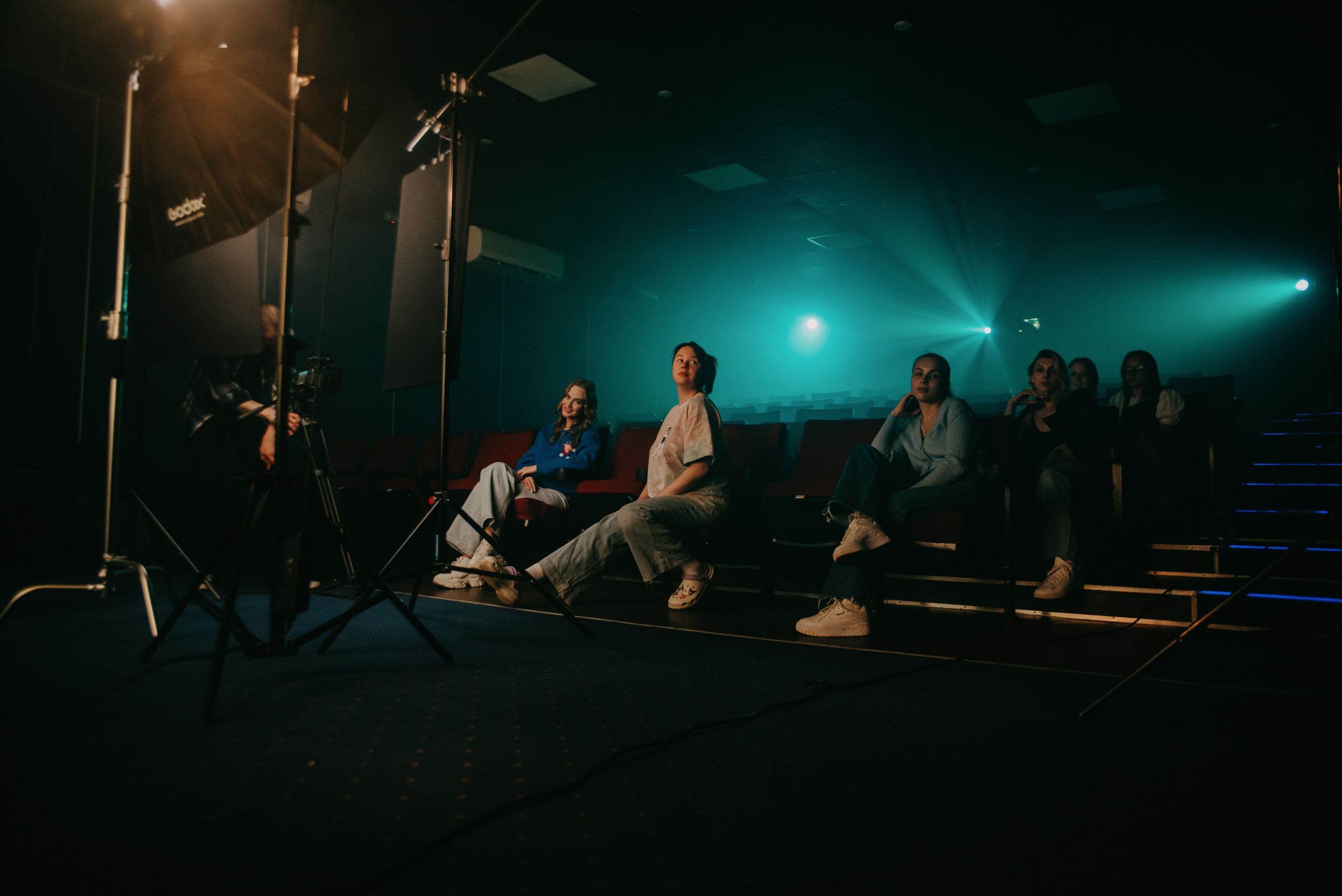 Backstage for BAZA| Кинотеатр «Смена». Контент фотограф Илья Урс