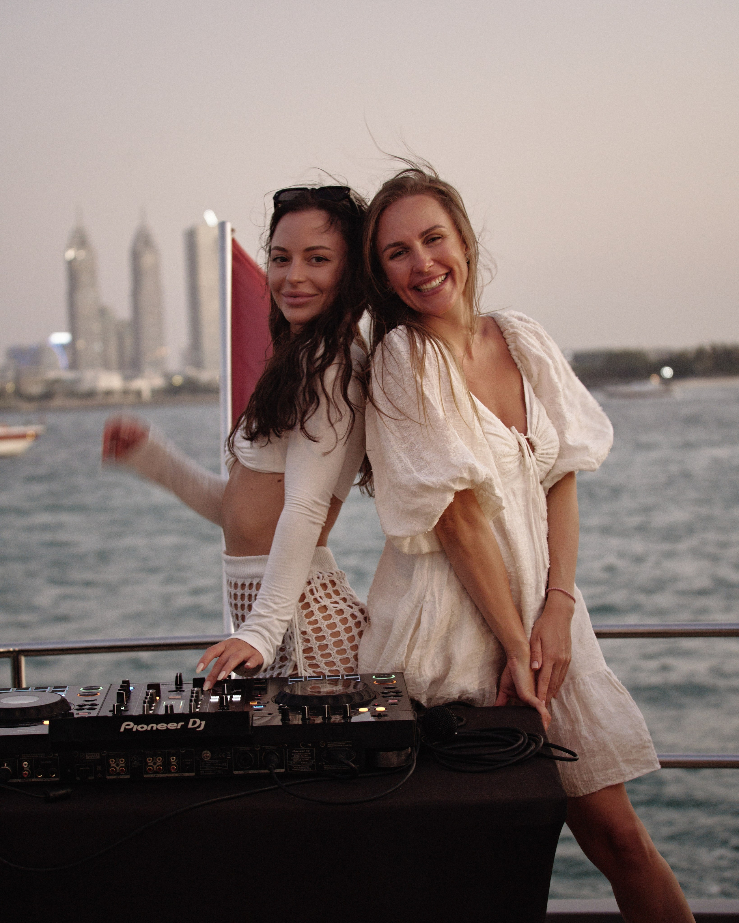 PAVEL DEREVYANKO. NOIZOMAX Художественный фотограф в Дубай