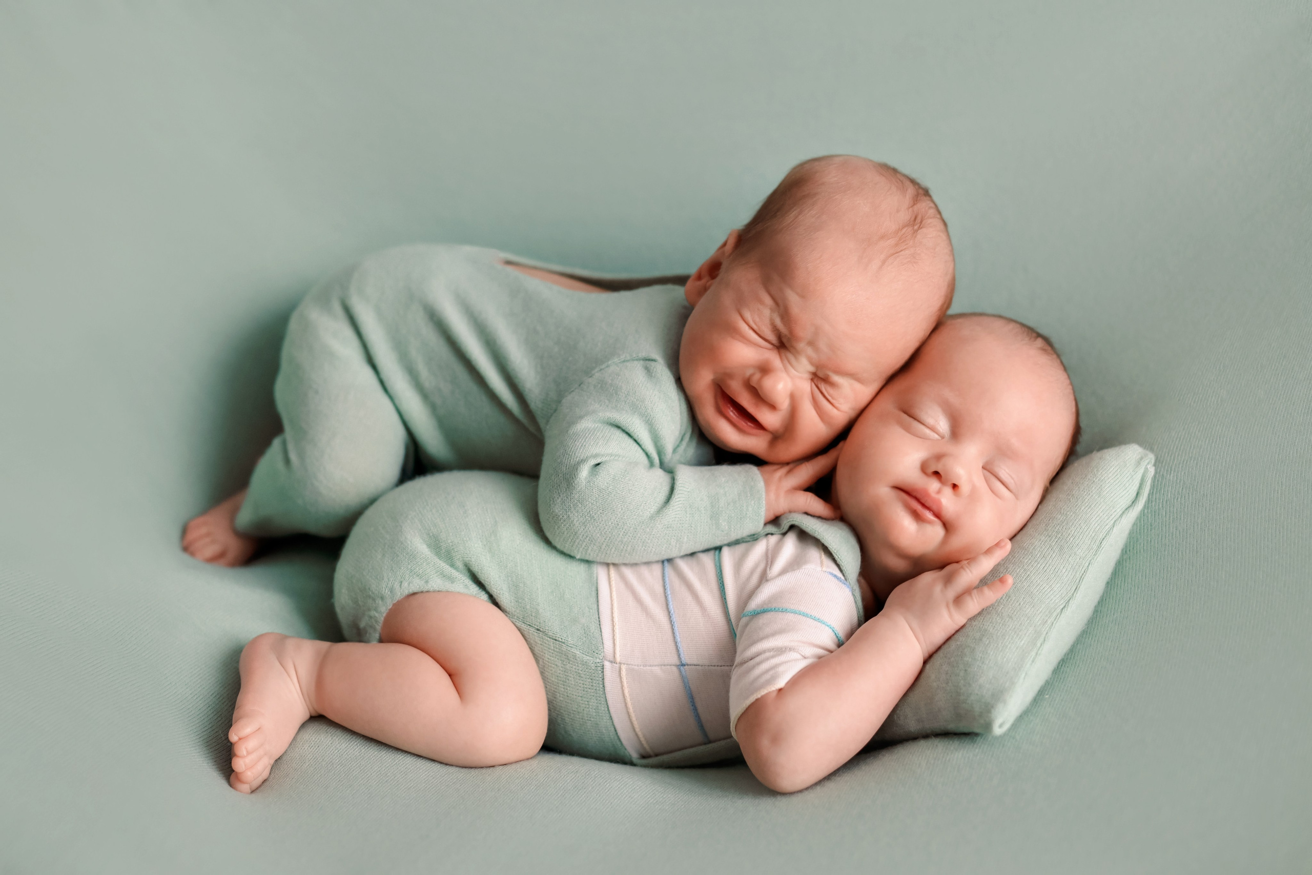 Артем и Дмитрий 1 месяц 1 день. Семейный фотограф и фотограф новорожденных в Санкт-Петербурге Алина Фе