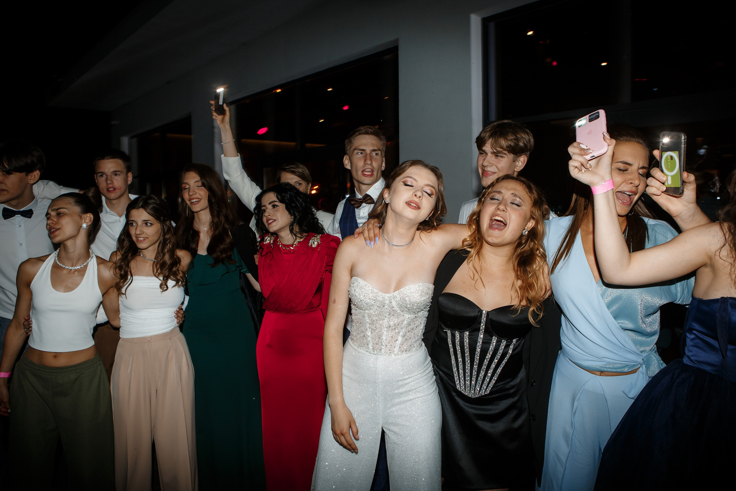 Выпускной Гимназия 12 2024 OpenHouse. Свадебный и портретный Фотограф в Липецке Дмитрий Котюков