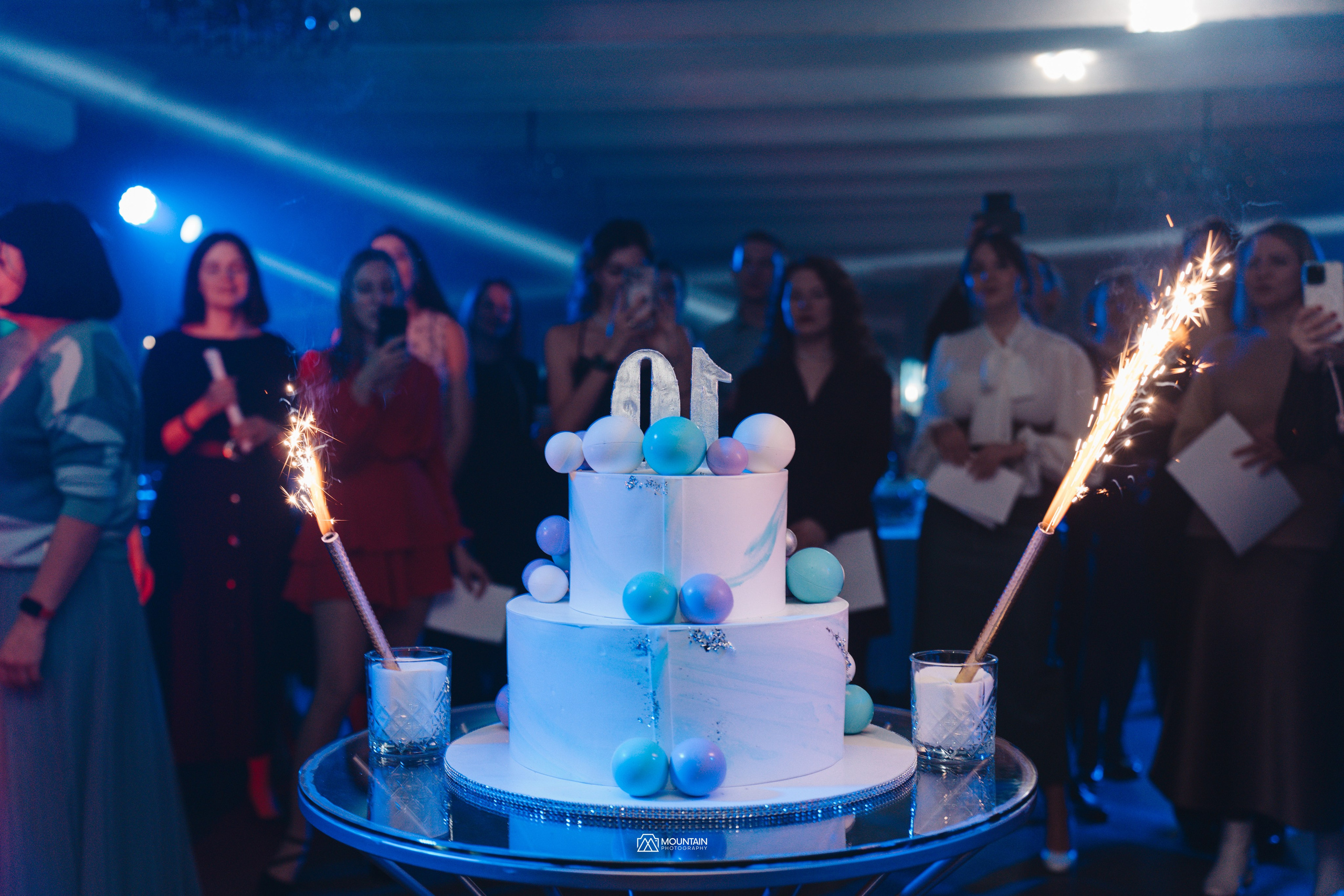 1klick End of year Party. Я занимаюсь событийной, свадебной, товарной, студийной… фотографией