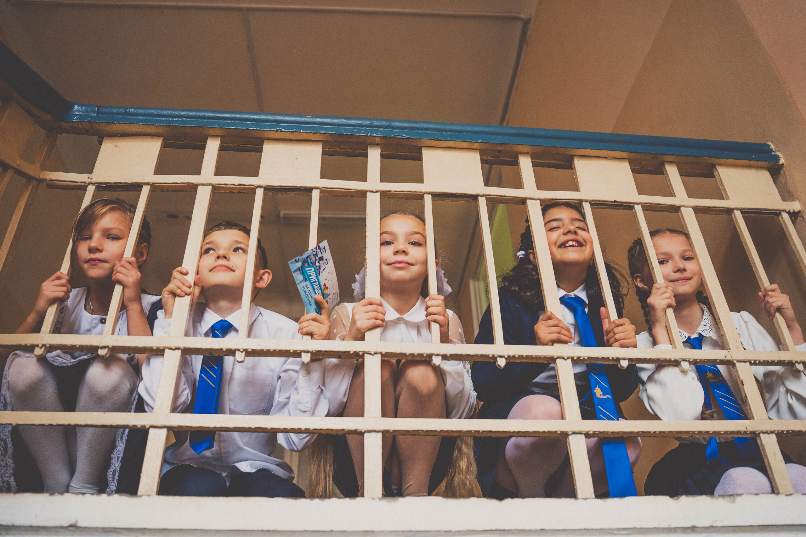 Классбук Гимназия 32 Иваново. Ирина Коновалова школьный фотограф. Выпускные альбомы Ярославль