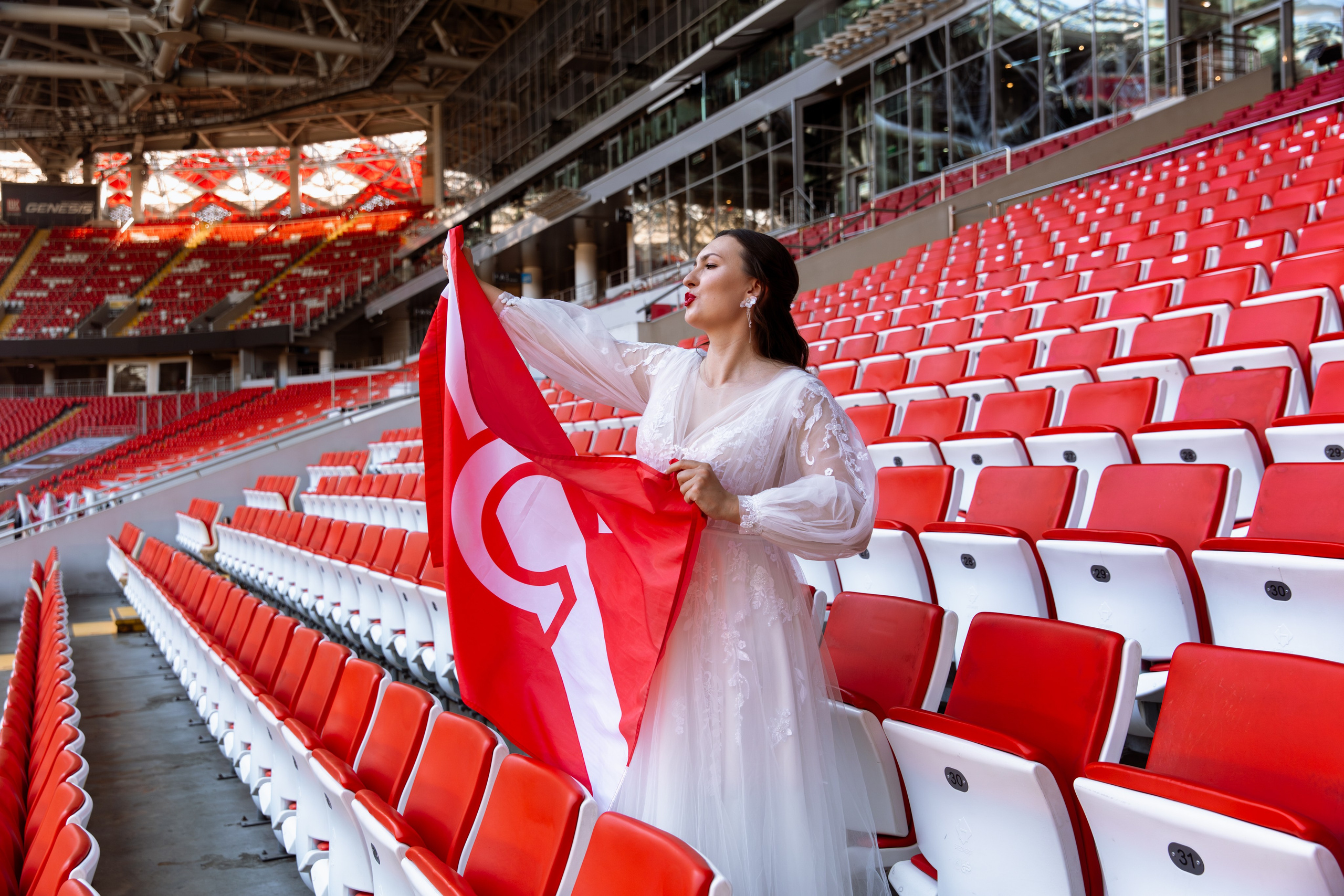 На стадионе Спартак. Свадебный и семейный фотограф Москва и Московская область