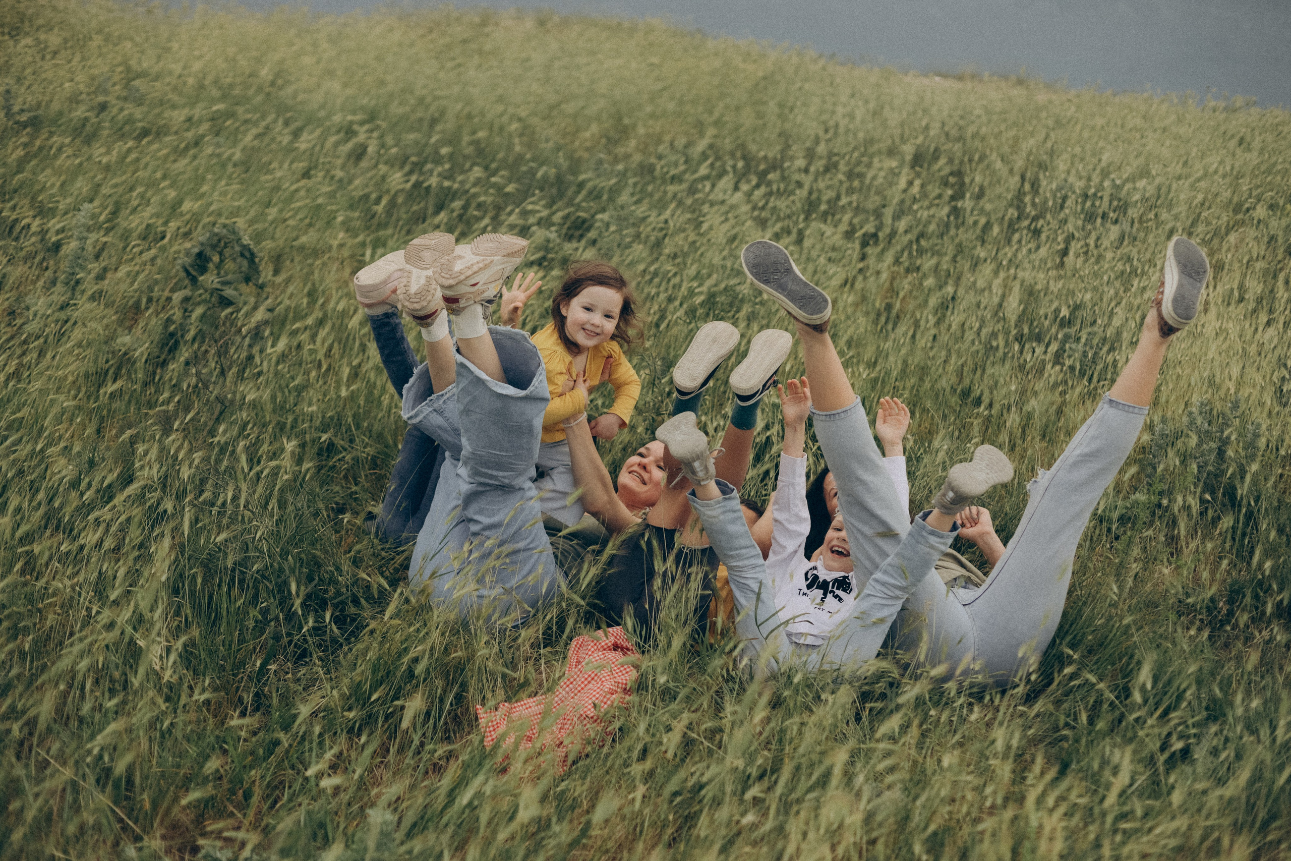 Лена, Ира, Лейла, Ника, Адам и Ария. Семейный фотограф Анапа