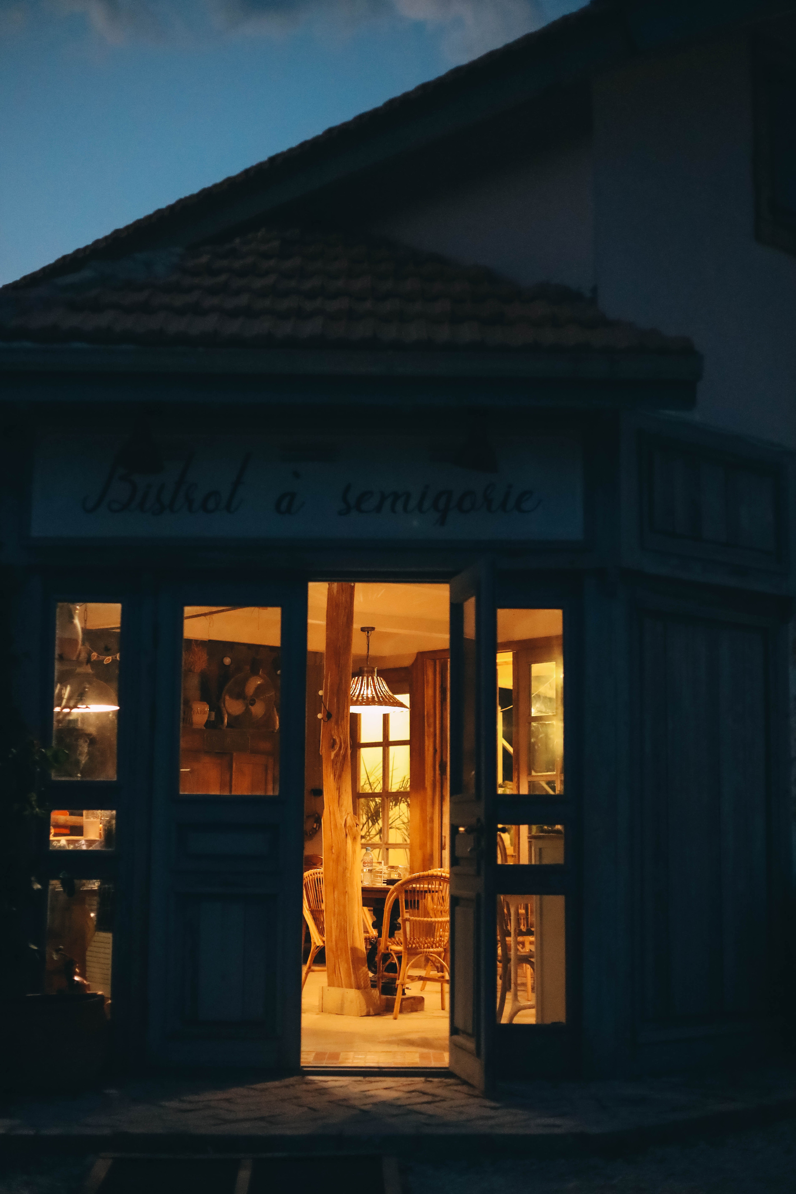 Юля и Слава в Мейзон. Семейный фотограф Анапа