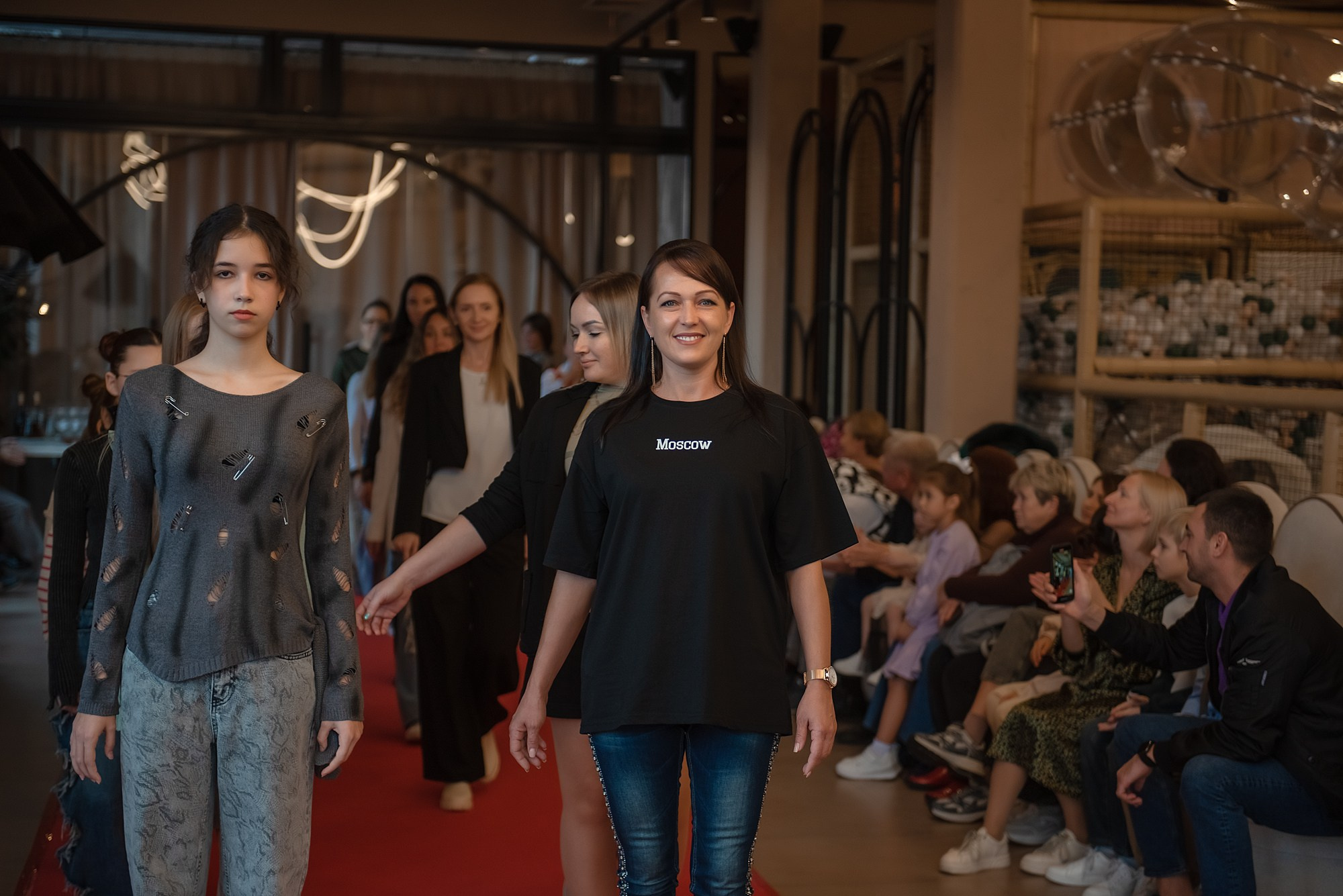 HAPPYkids дефиле в день мамы. Семейный и коммерческий фотограф в Сочи Александр Бодунов
