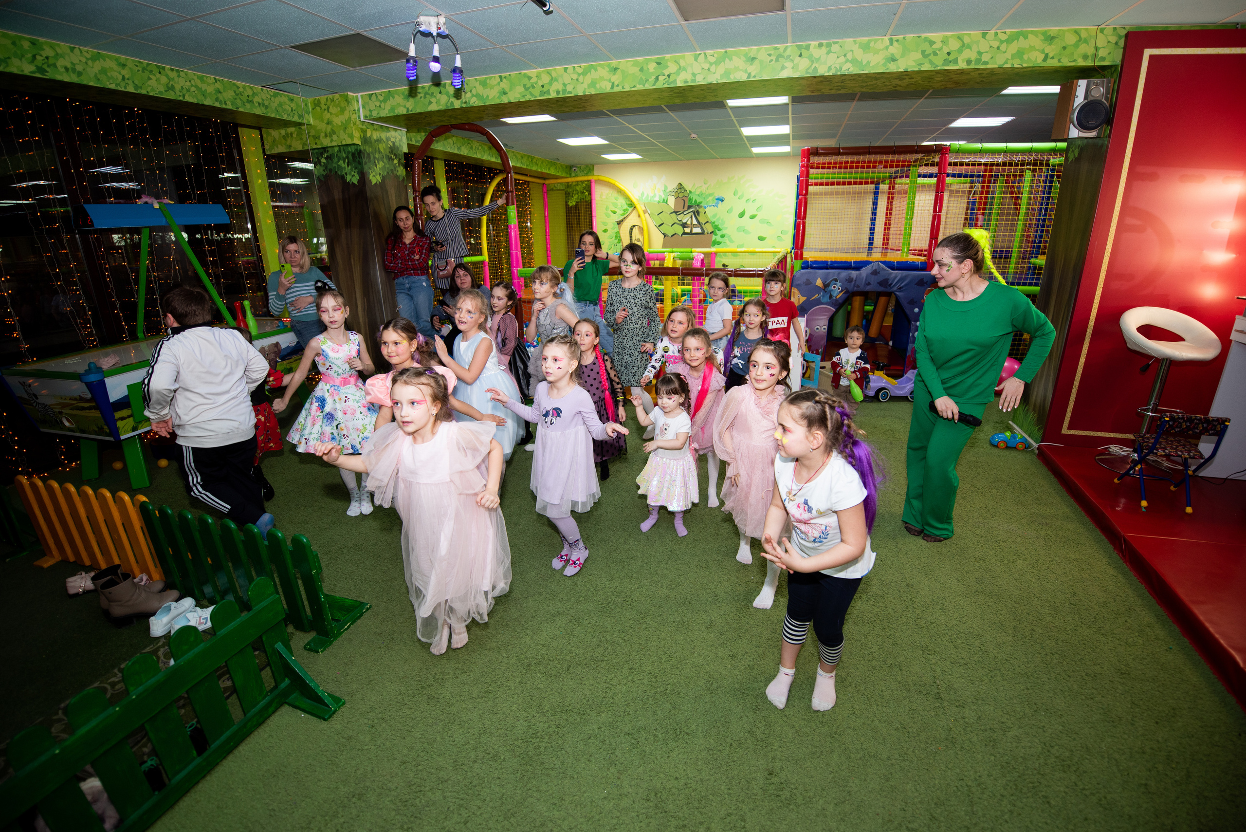 Вечеринка подружек. Игровая «Лес чудес». Семейный и свадебный фотограф в Феодосии и Коктебеле