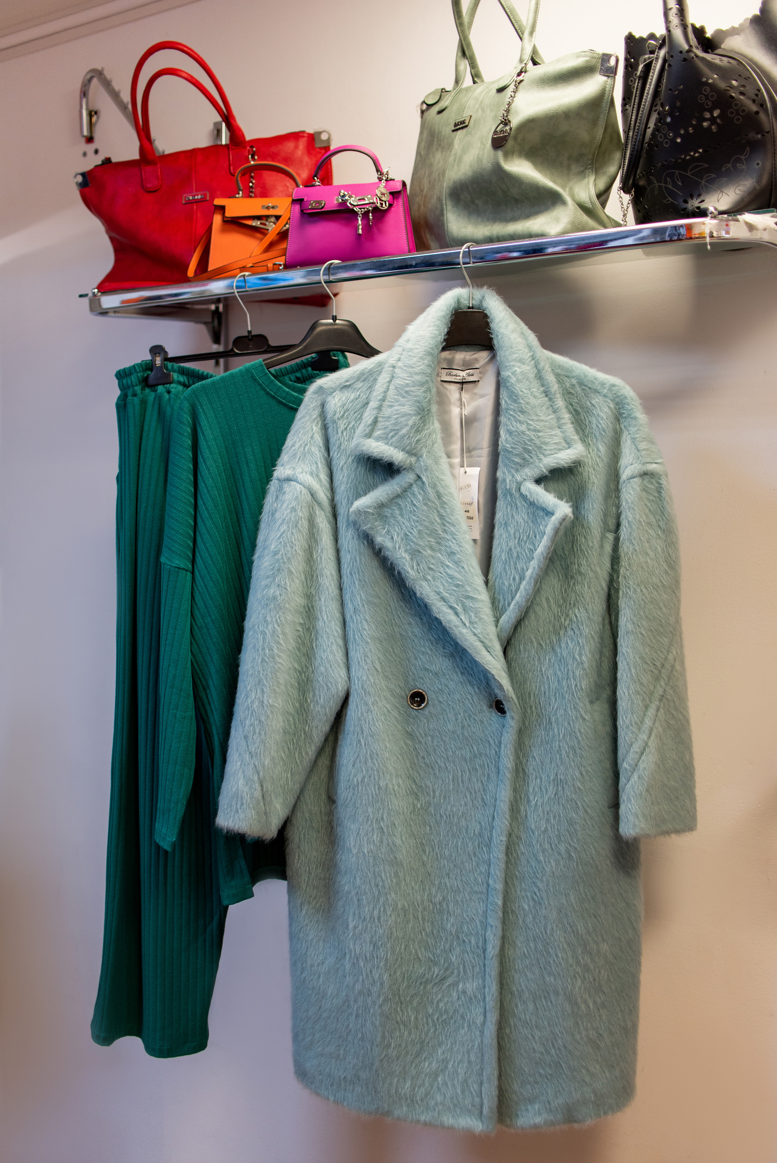 Магазин одежды «Кэжуал 999». Семейный и свадебный фотограф в Феодосии и Коктебеле