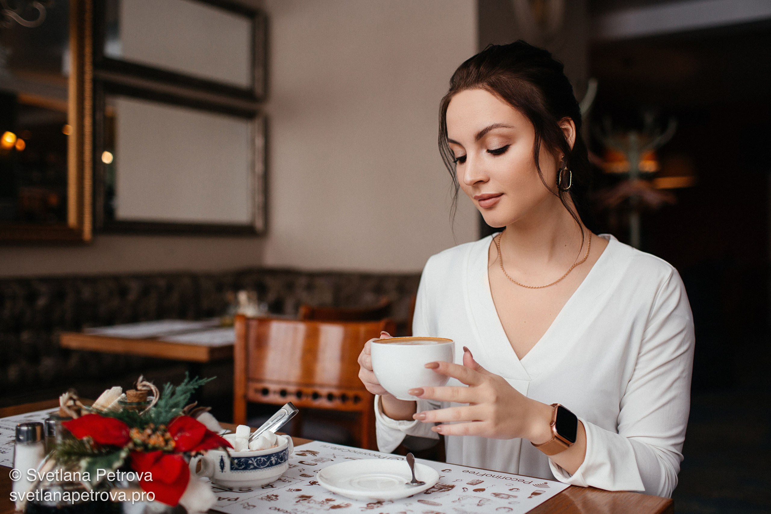 Индивидуальная съёмка в кафе. Зима 2021. Фотограф Светлана Петрова