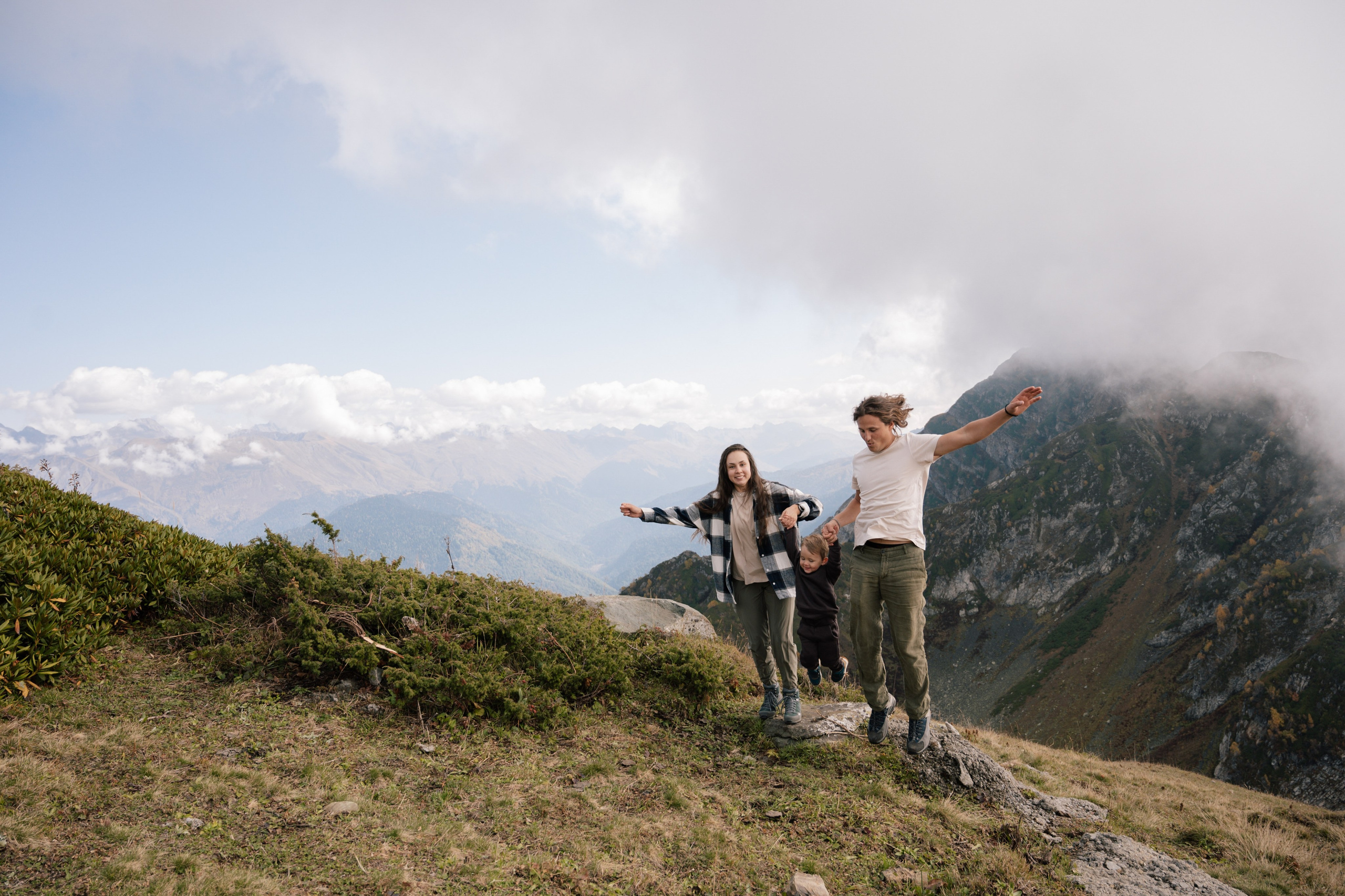 Выше гор только любовь. Свадебный и семейный фотограф Вероника Холод