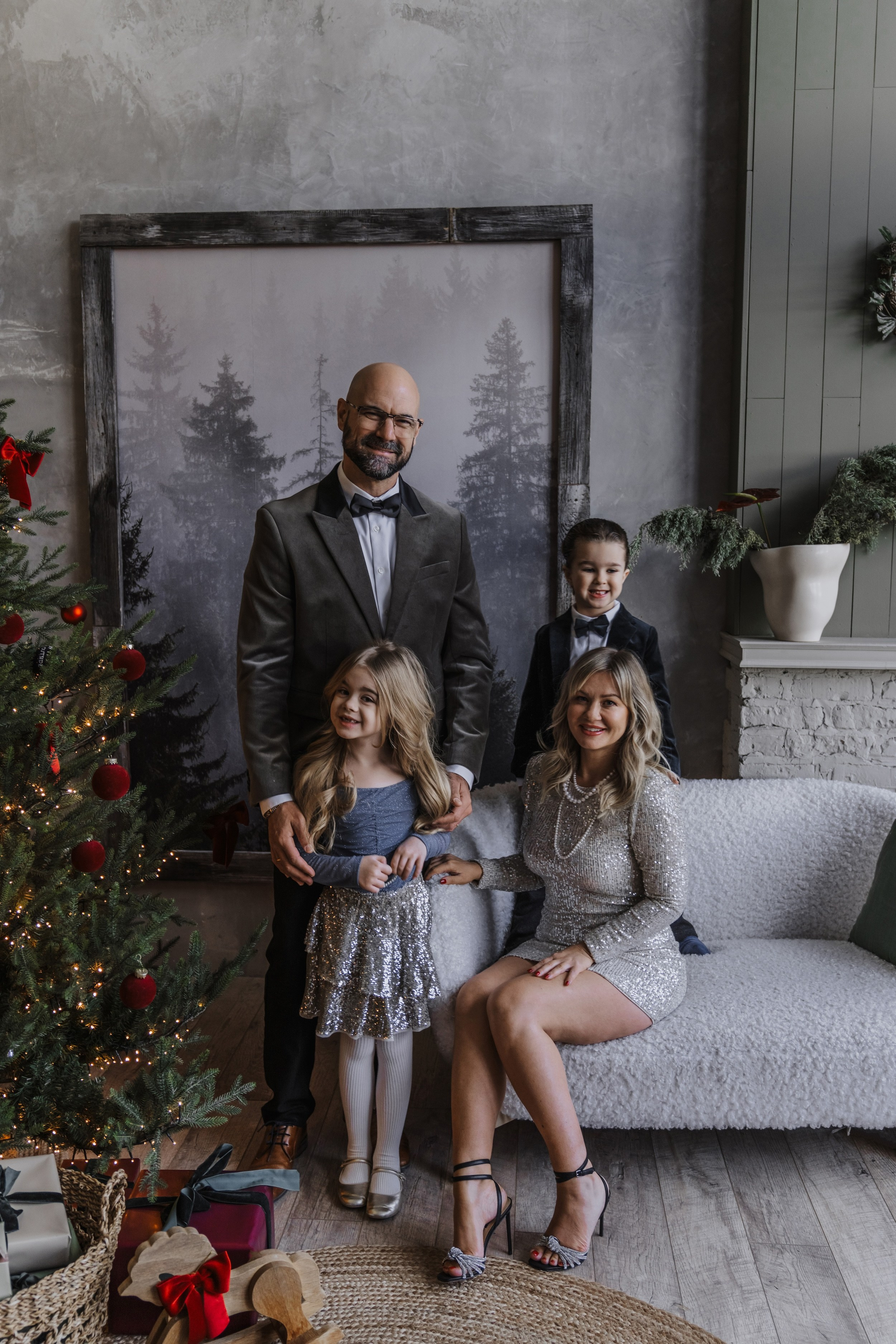 Лиза, Скарлетт, Винсент и Деннис. Минск, Рождество. Olga Modjaro