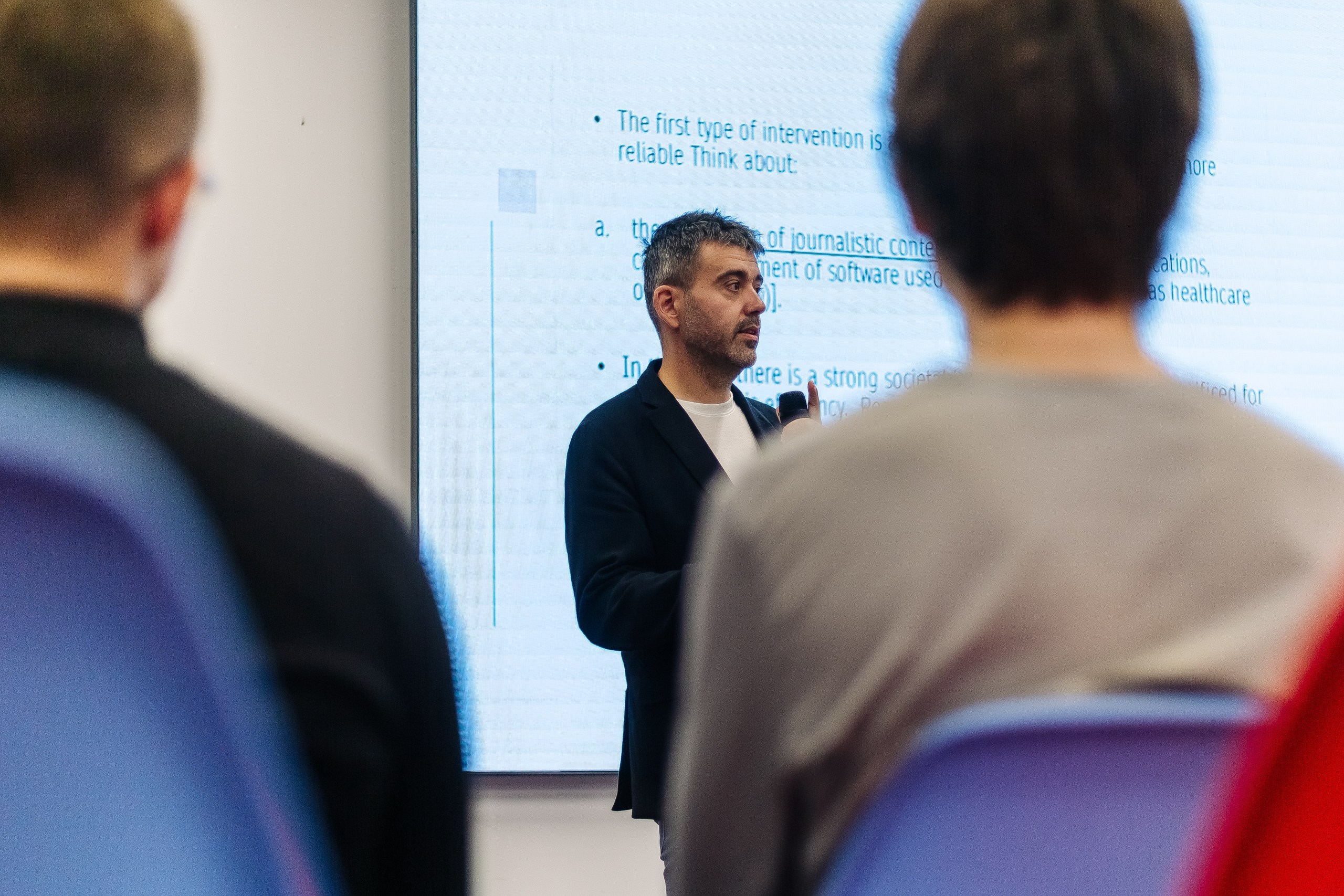 Неймарк. Лекторий. Репортажный и портретный фотограф в Нижнем Новгороде Максим Горшков