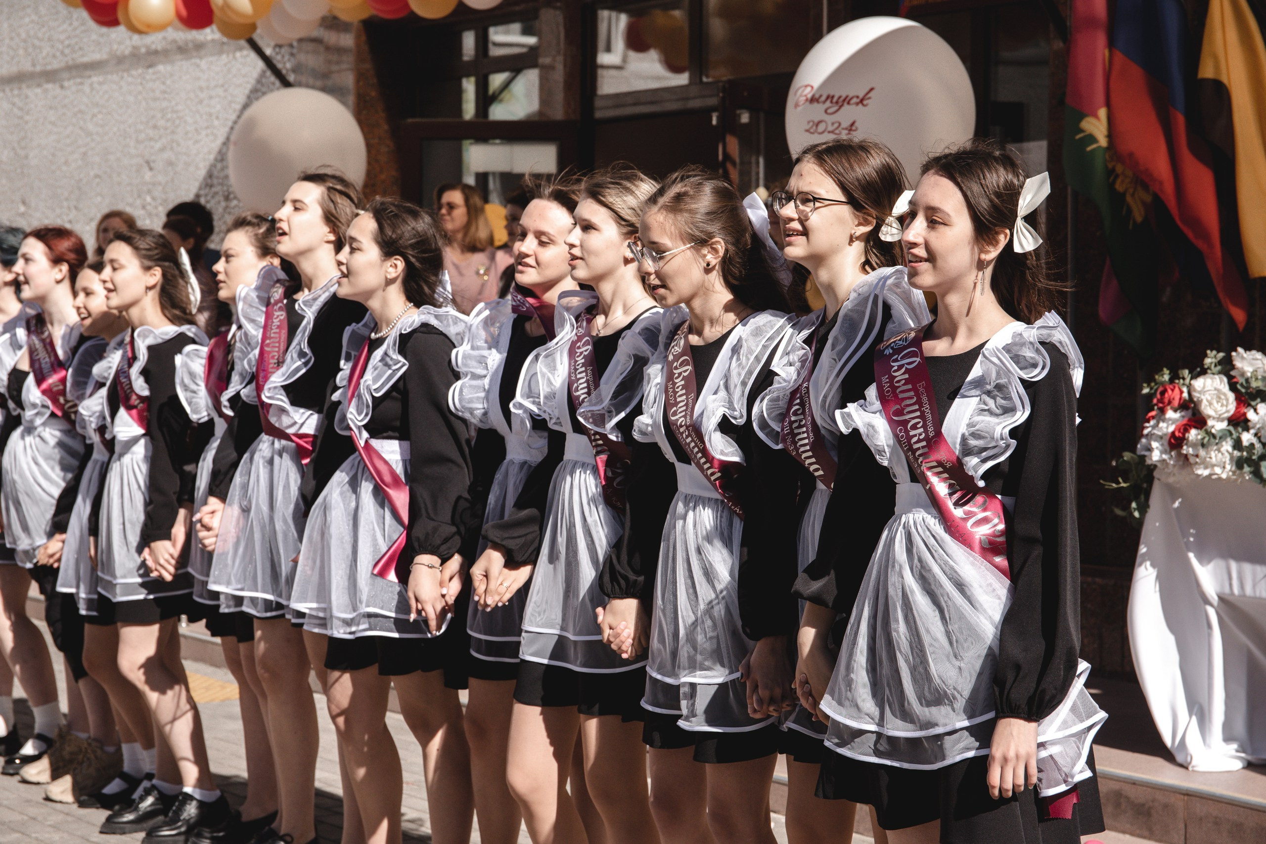 11 класс 33 школа. Выпускные альбомы Натальи Бутко: Новороссийск, Анапа, Геленджик