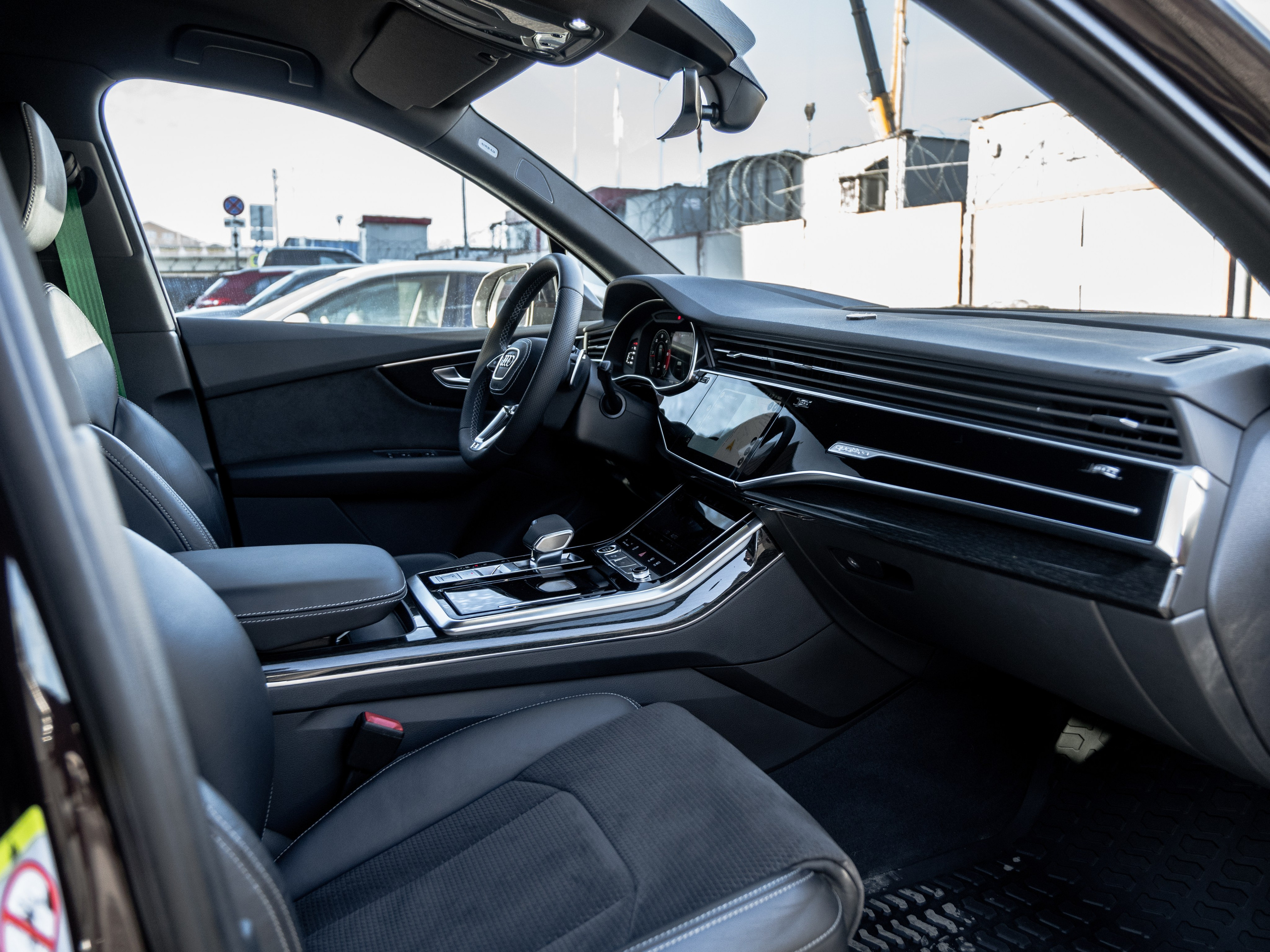 AUDI Q7. Opasnophoto