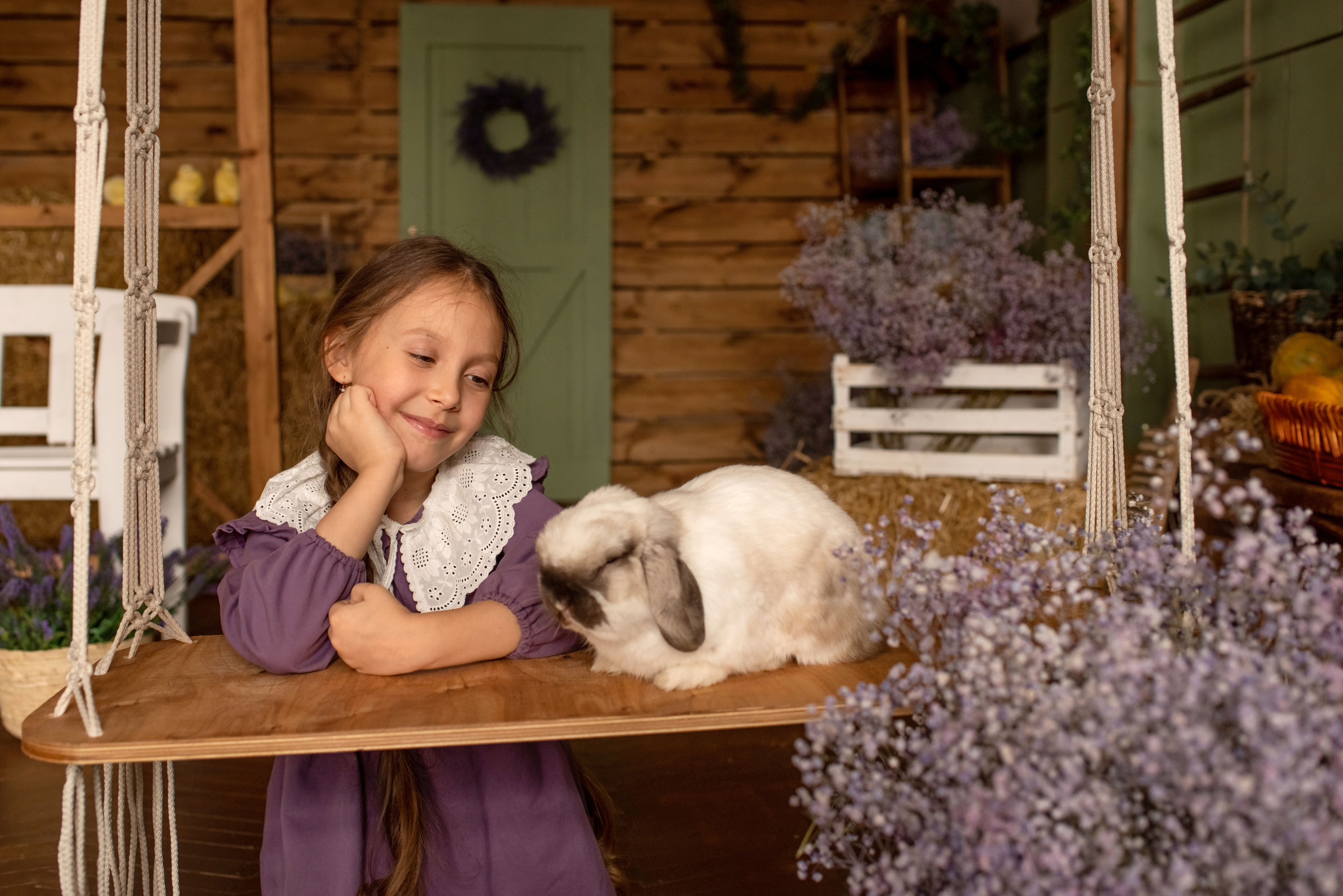 Софья с утятами. Семейный и детский фотограф Оля в Тюмени