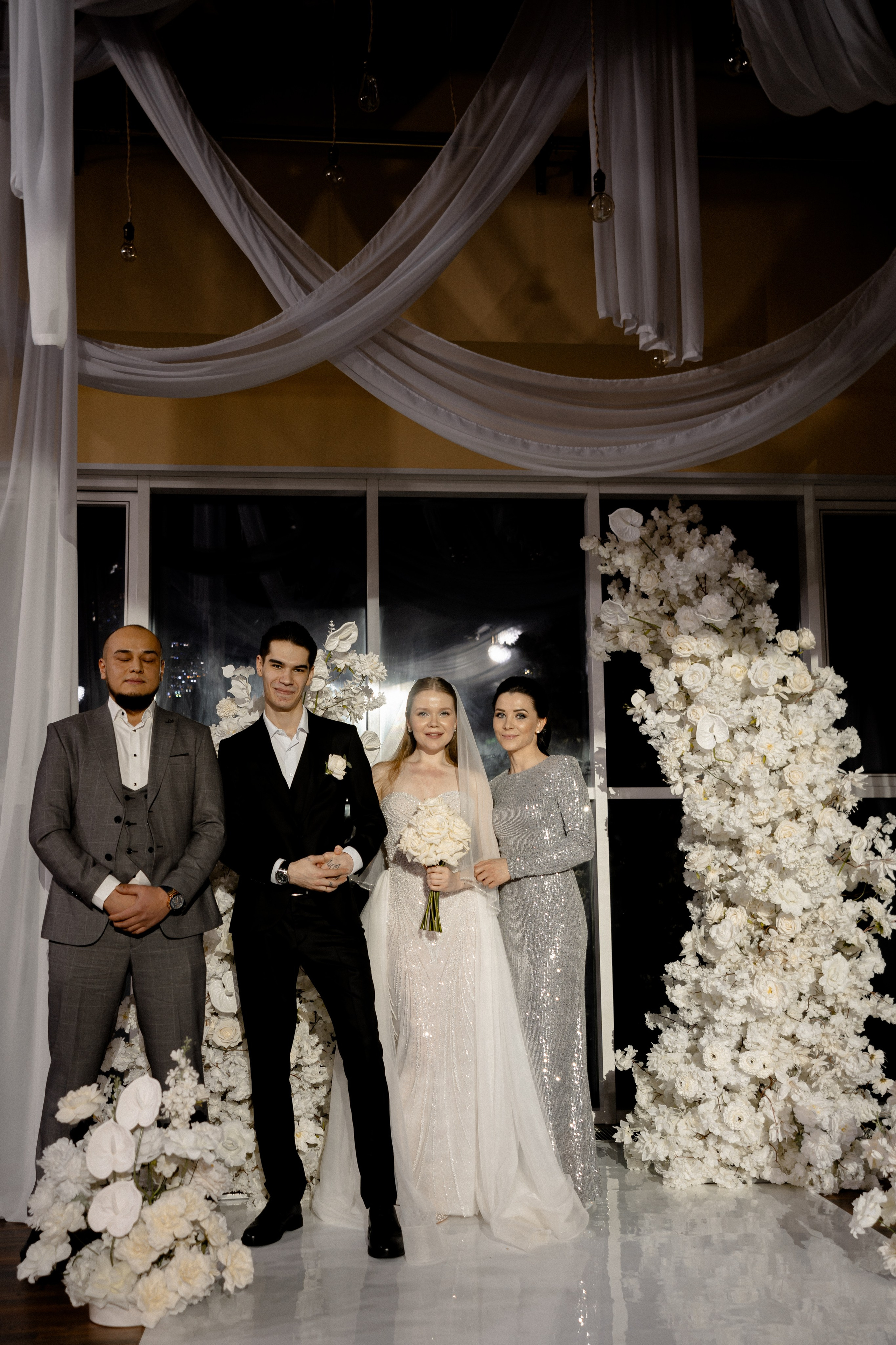 СВАДЕБНАЯ СЬЕМКА СБОРОВ В ОТЕЛЕ И ВЫЕЗД НА ЦЕРЕМОНИЮ (СНЯТО В СИБИРЕ В НИЖНЕВАРТОВСКЕ). Профессиональный фотограф, Санкт-Петербург — Виктория Богомолова