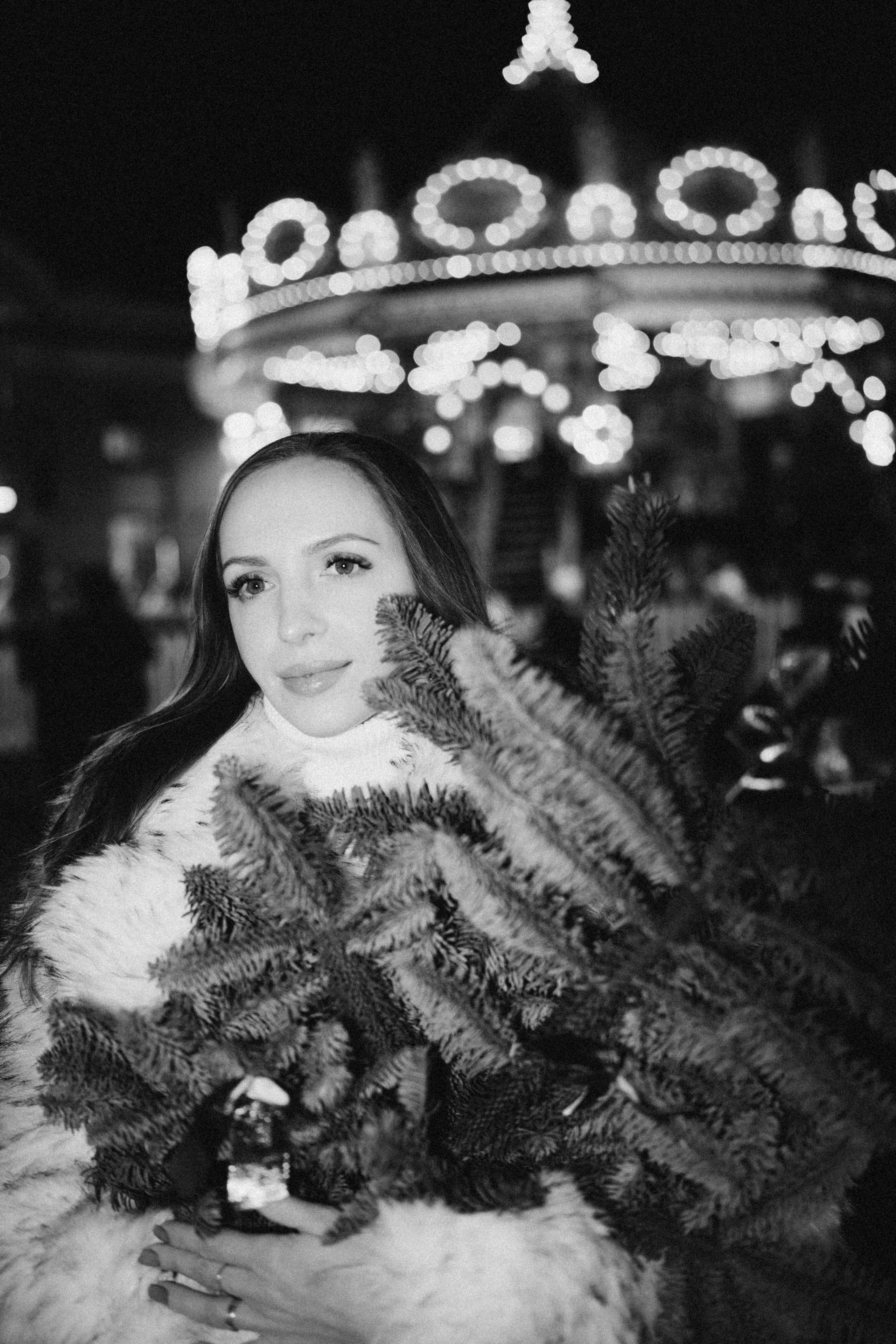 ПРОГУЛКА НА МАНЕЖНОЙ ПЛОЩАДИ ДЛЯ ДЕВУШКИ ПЕРЕД НОВЫМ ГОДОМ (НОВОГОДНЯЯ ФОТОСЕССИИЯ НА МАНЕЖНОЙ ПЛОЩАДИ). Профессиональный фотограф, Санкт-Петербург — Виктория Богомолова