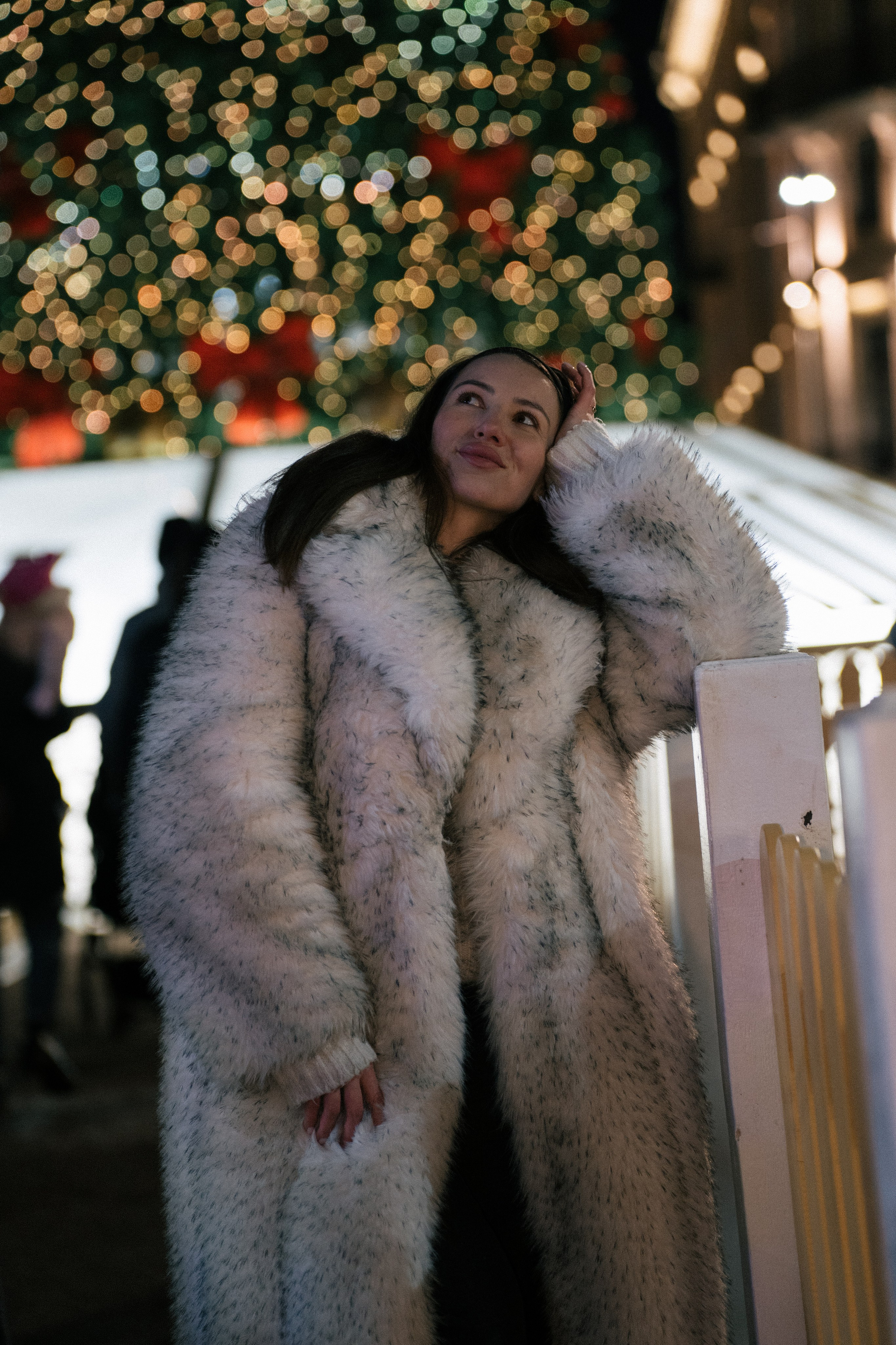 ПРОГУЛКА НА МАНЕЖНОЙ ПЛОЩАДИ ДЛЯ ДЕВУШКИ ПЕРЕД НОВЫМ ГОДОМ (НОВОГОДНЯЯ ФОТОСЕССИИЯ НА МАНЕЖНОЙ ПЛОЩАДИ). Профессиональный фотограф, Санкт-Петербург — Виктория Богомолова