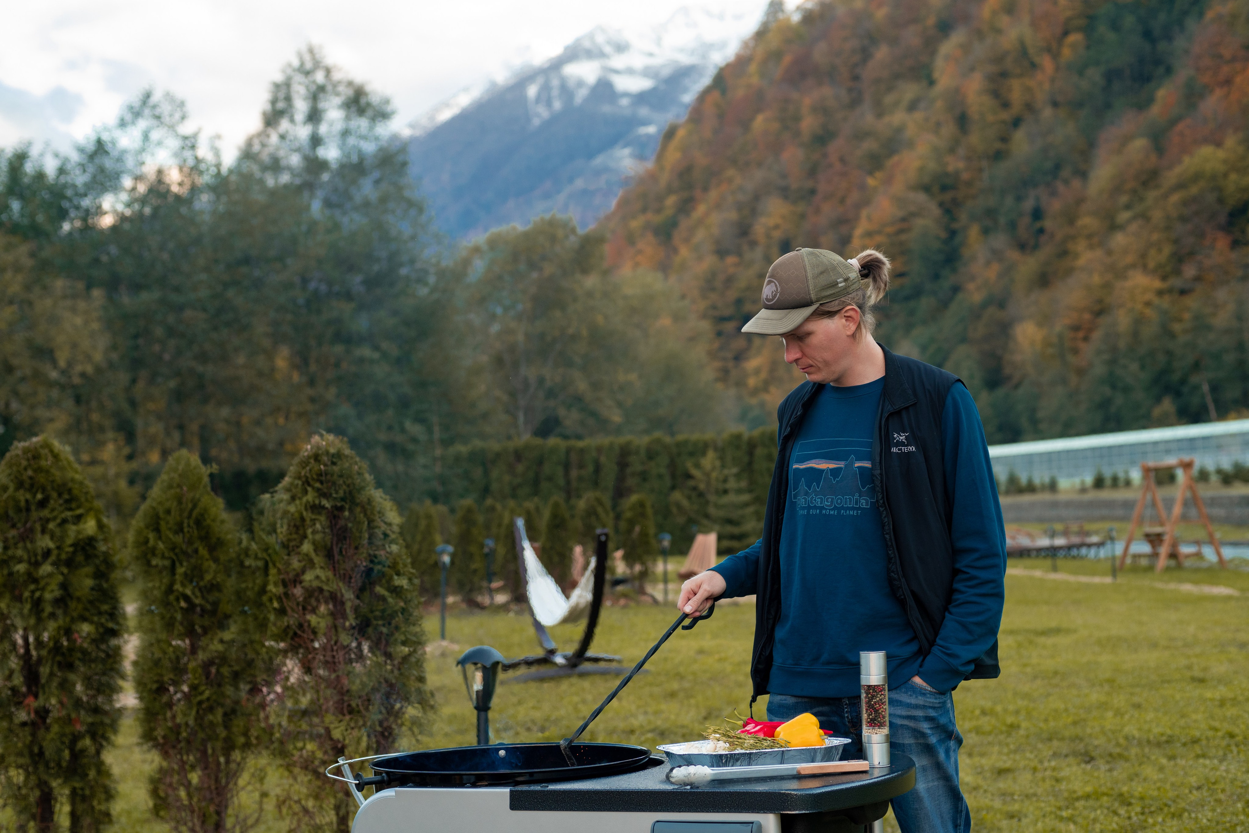 Контент съемка места для отдыха на курорте Газпром Поляна «Мзымта Пляж». Репортажный фотограф в Красной Поляне и Сочи Павлюченко Екатерина
