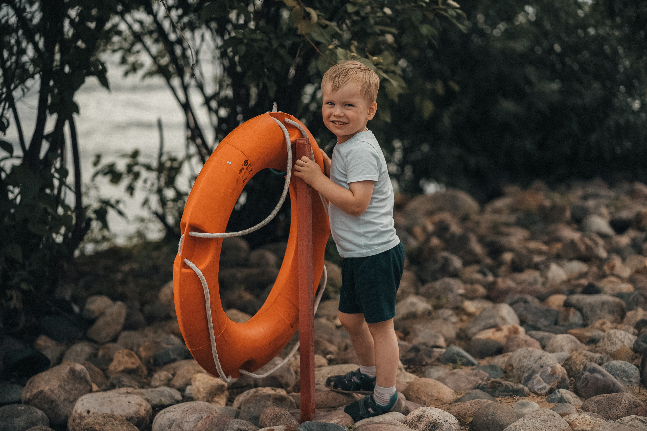 Речная прохлада и солнечные улыбки. Главная
