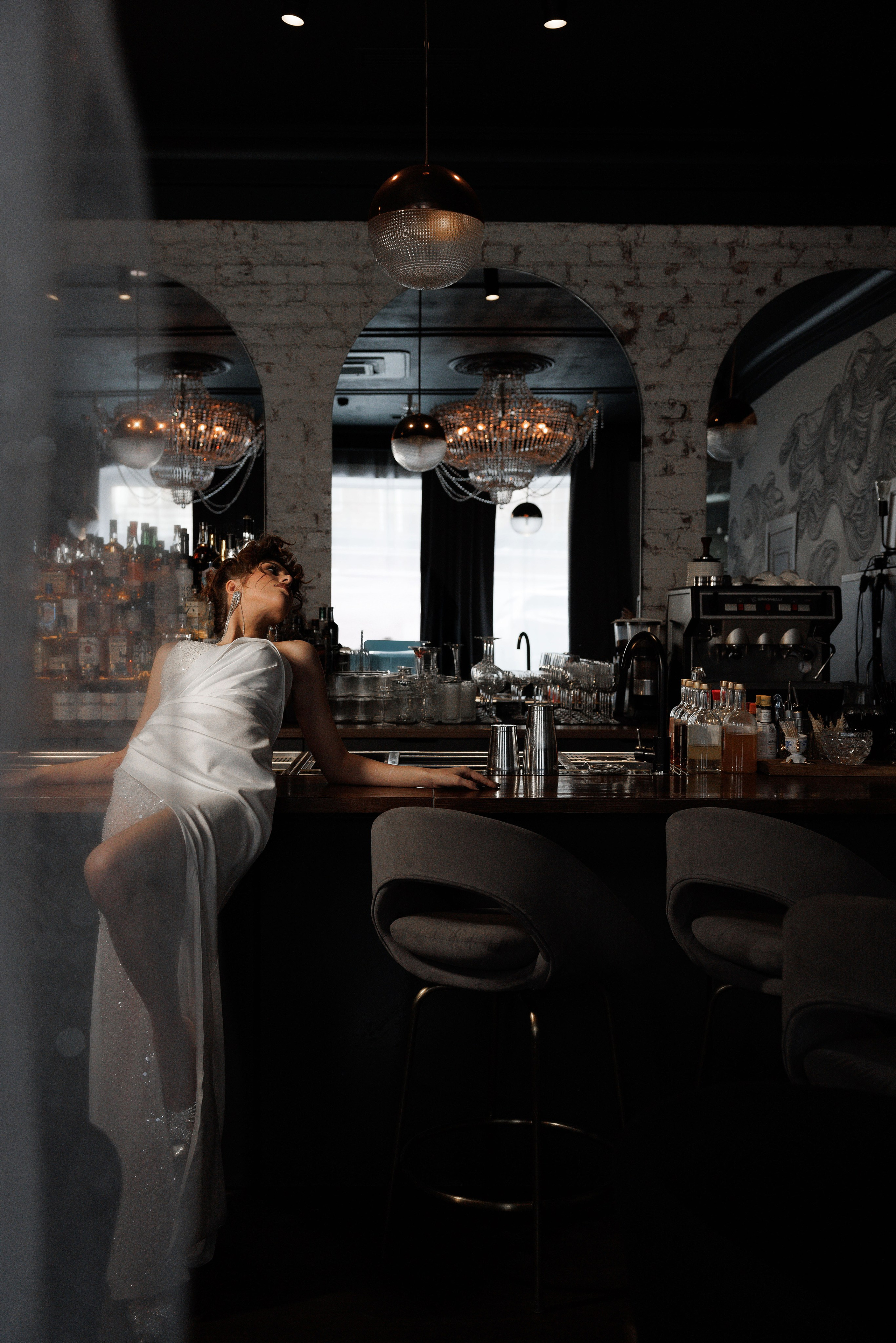 Свадебная серия в баре. Свадебный и семейный фотограф  во Владивостоке Ольга Украинец