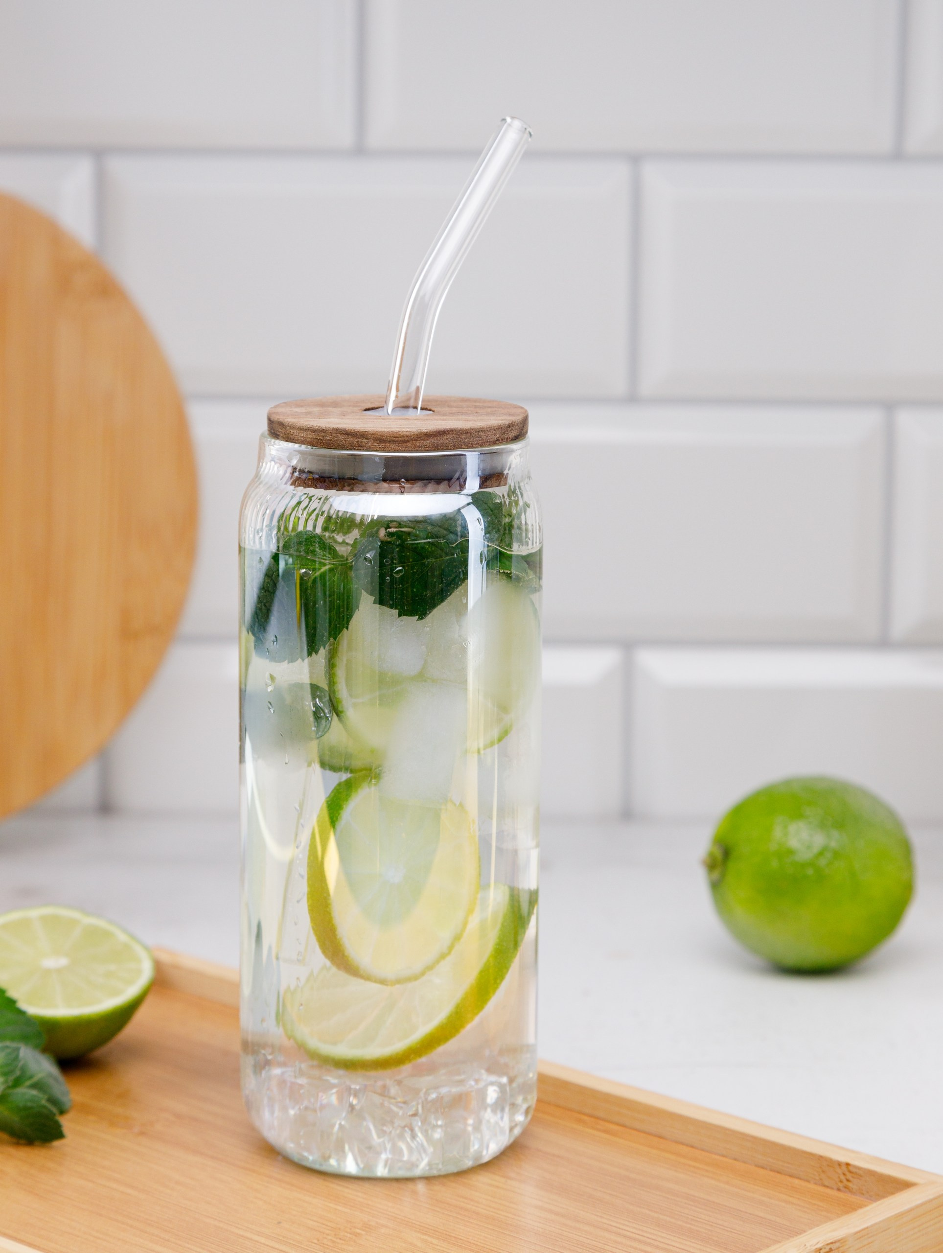 Стеклянные банки и стаканы. Студия коммерческой съемки ХВОЯ