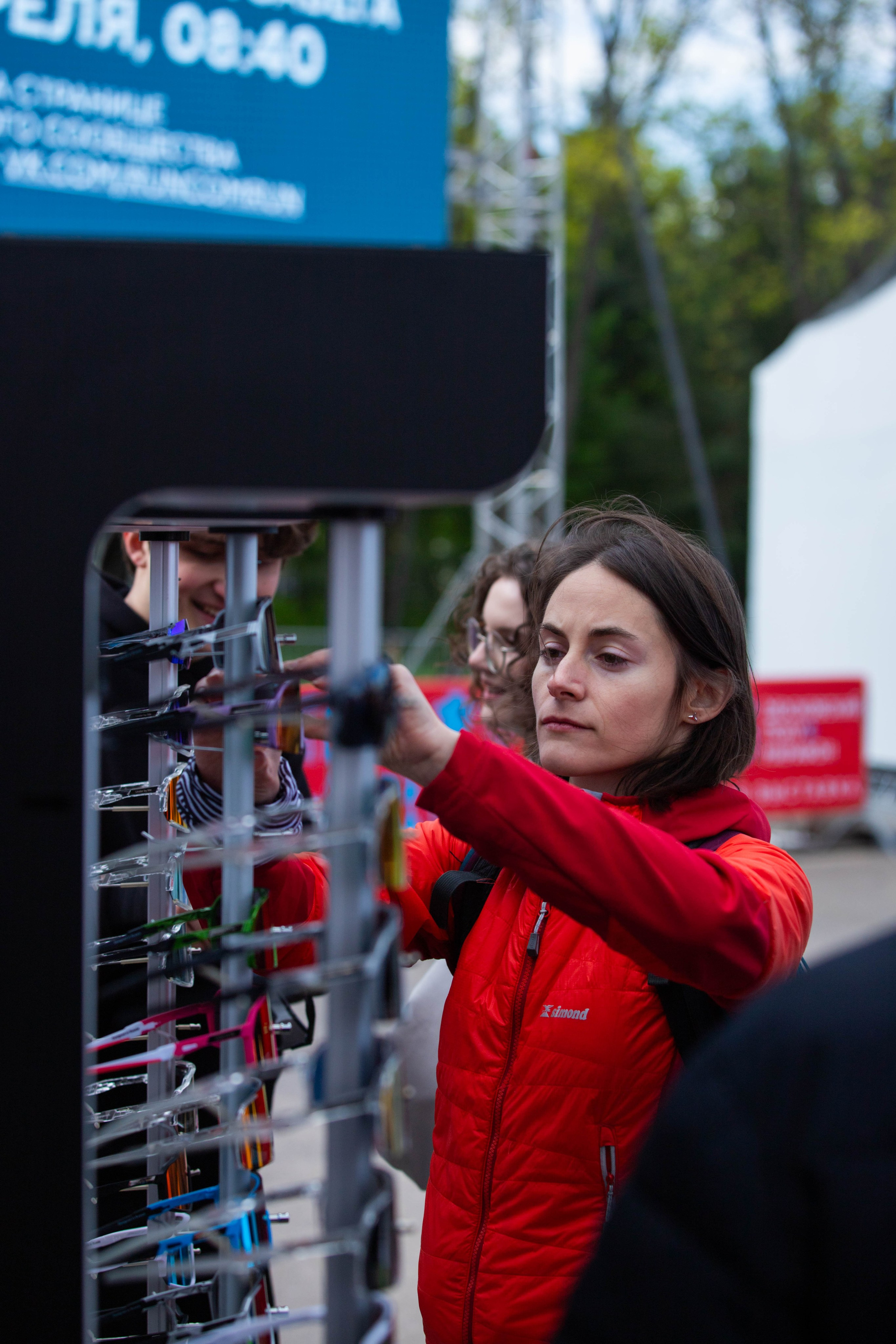 UNDER BY ME Зона экспо Московский полумарафон. Александра Мельниченко/ Бегающий фотограф