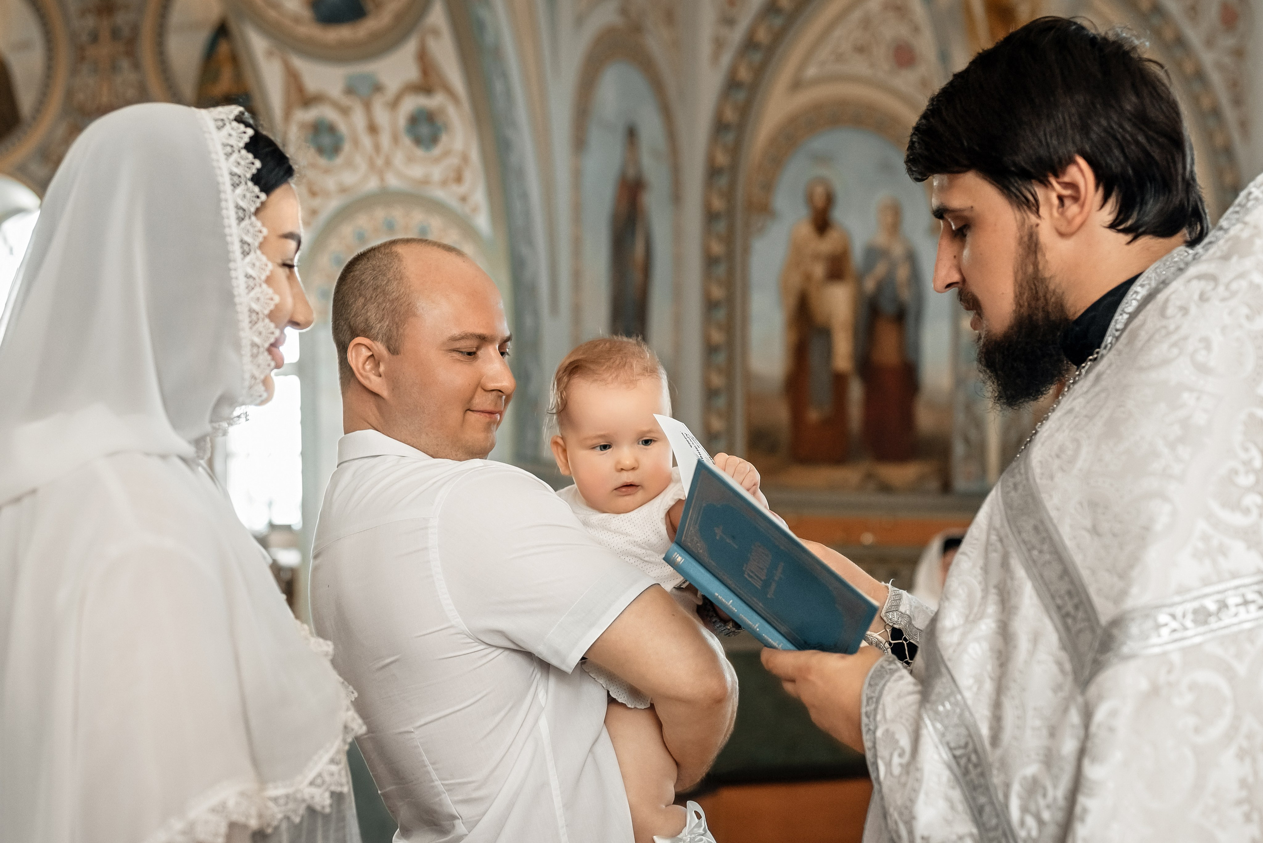 Крещение в храме Иоанна Богослова. Церковный фотограф на Таинство Крещения и Венчания в Оренбурге и Оренбургской области Екатерина Белкина