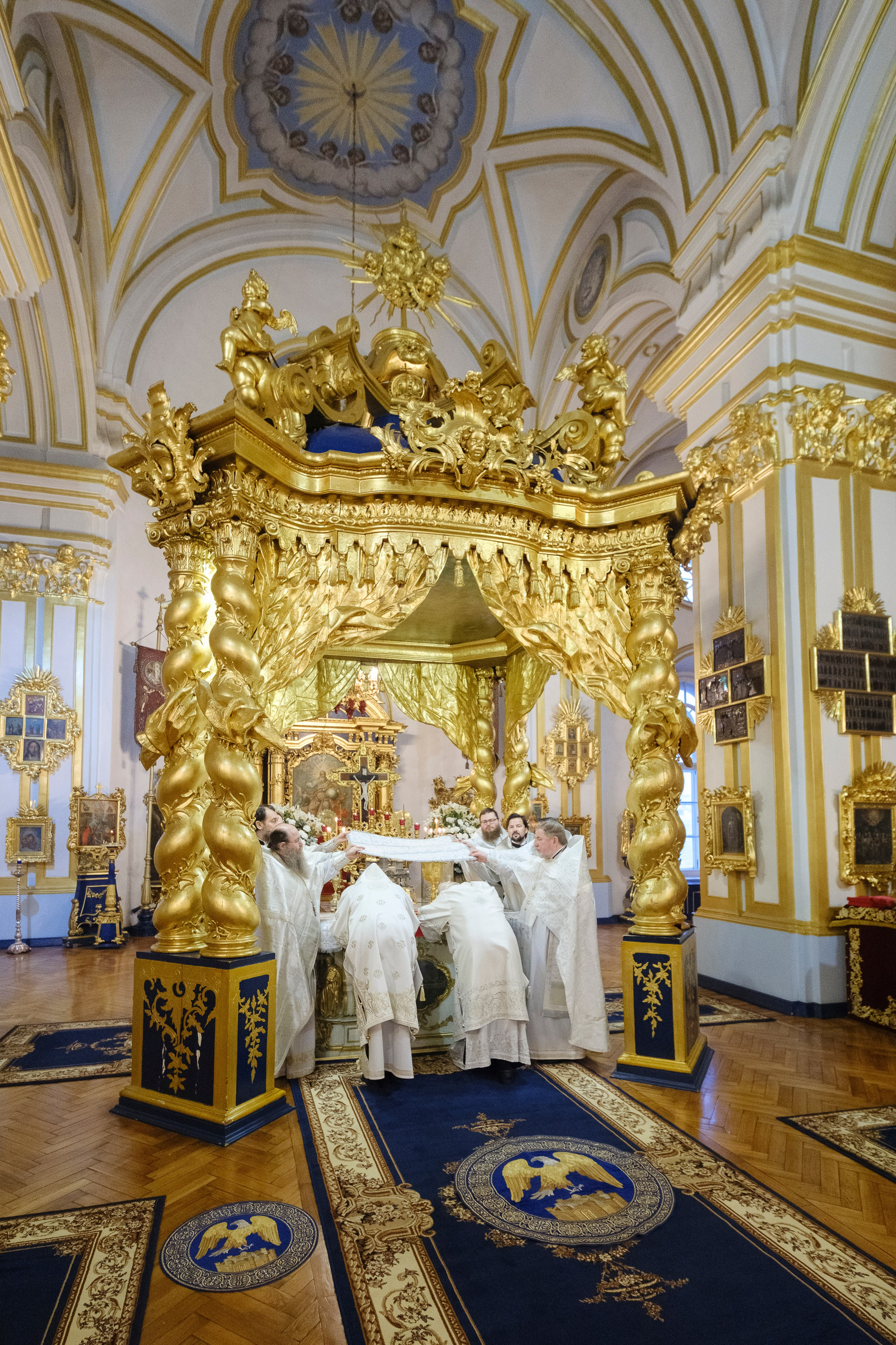 Божественная литургия в Николо-Богоявленском морском соборе. НИКОЛО-БОГОЯВЛЕНСКИЙ МОРСКОЙ СОБОР