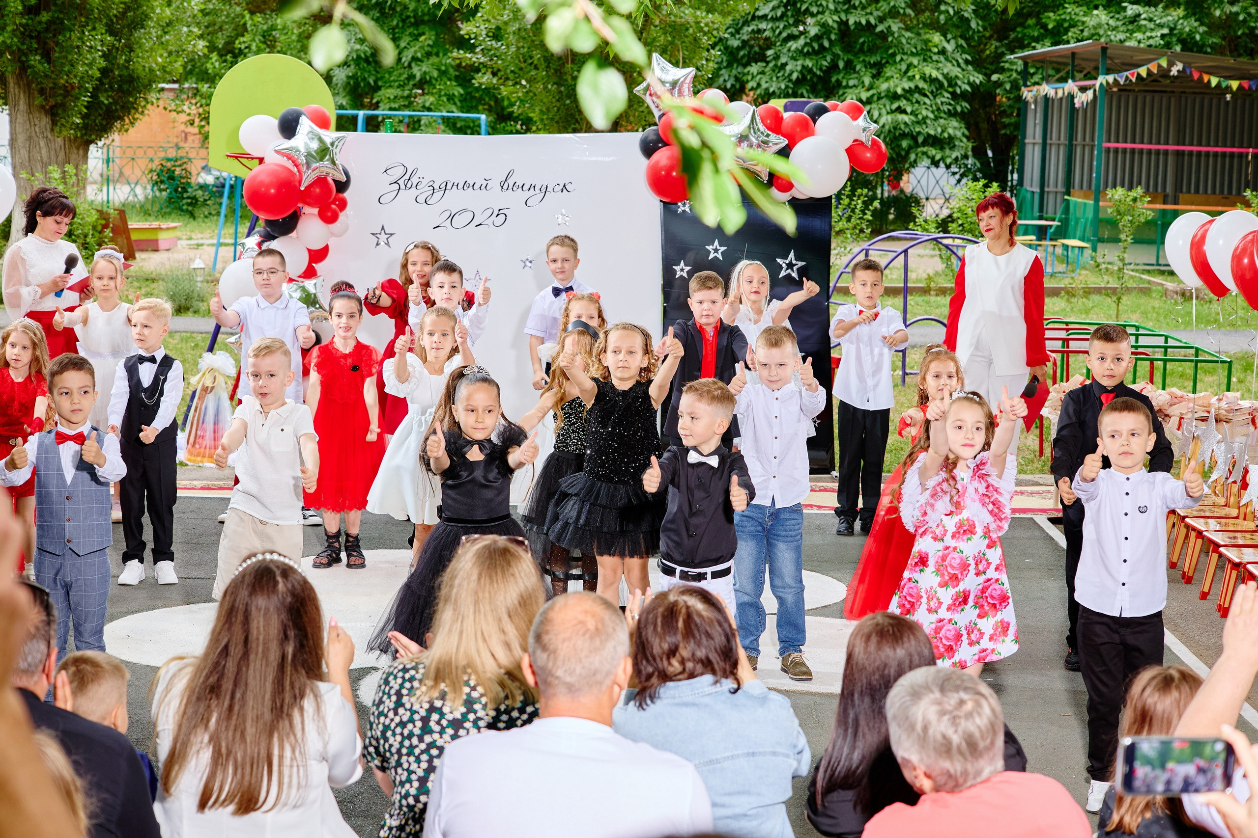 Выпускной 45 сад. Фотограф Выпускные альбомы Таганрог Сергей Коробченко
