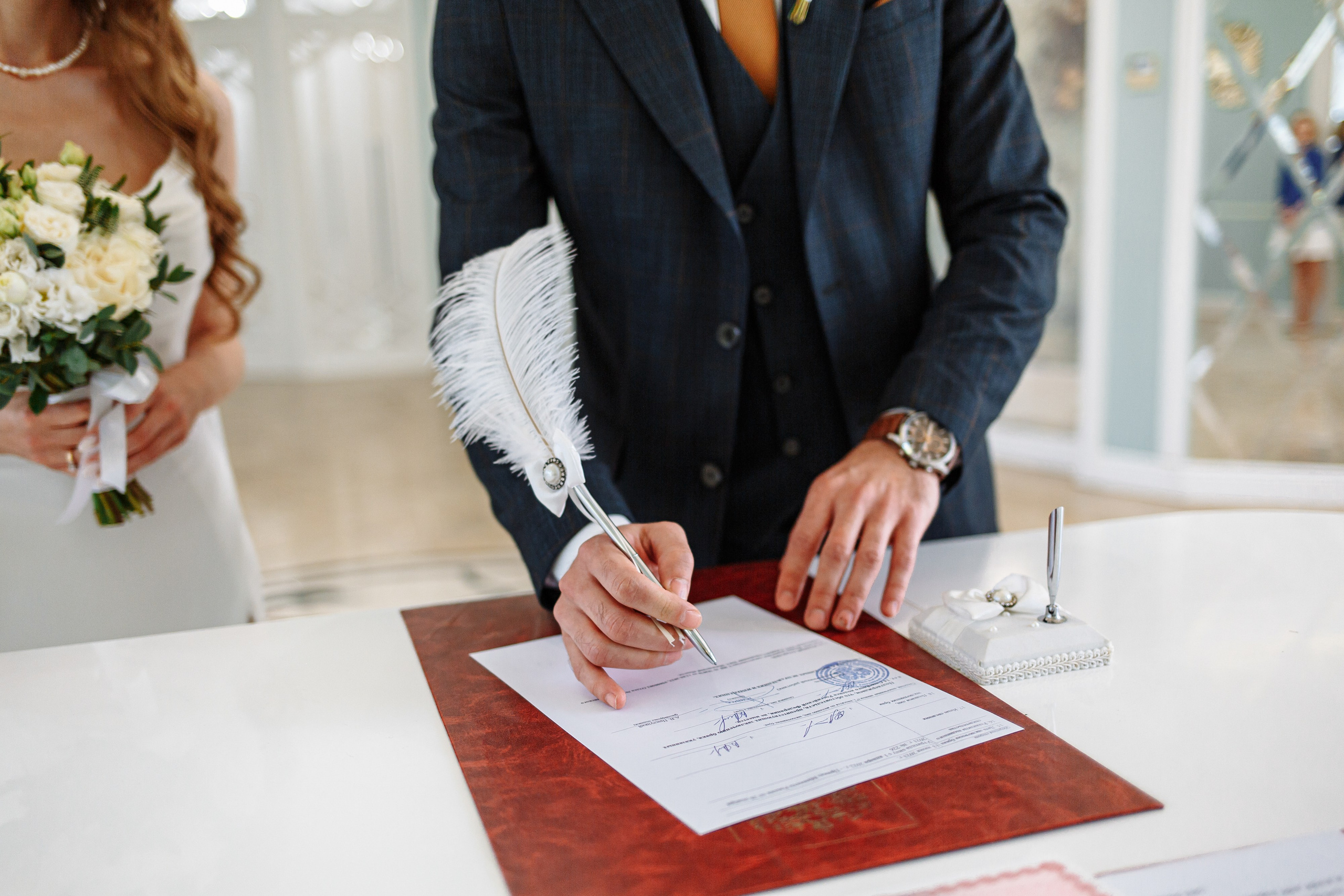 Свадебная фотосессия с кабриолетом и в загородном клубе Artiland. Свадебный фотограф Москва и МО Сергей Киржаев