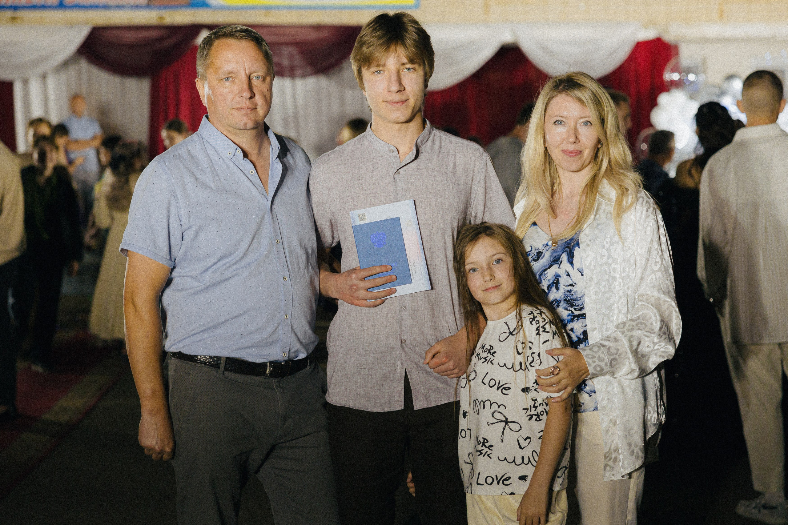 Вручение аттестатов. Свадебный фотограф Роман Еремеев