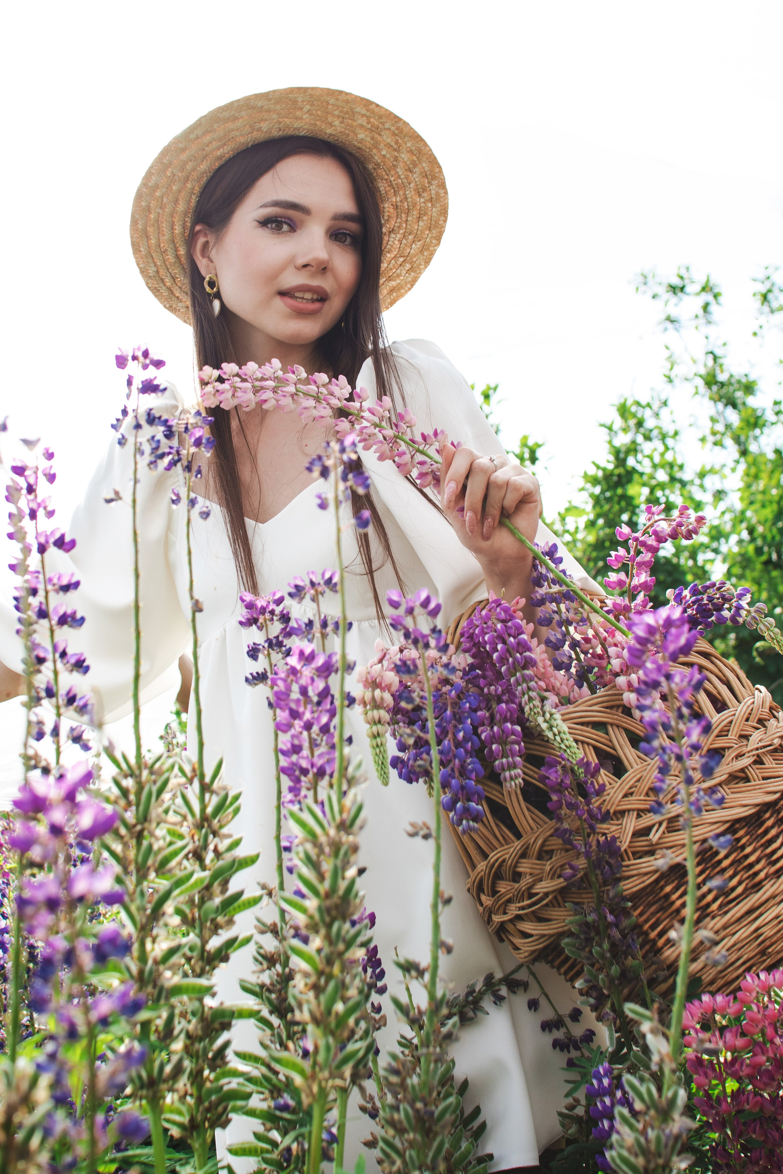 Девушках в люпинах