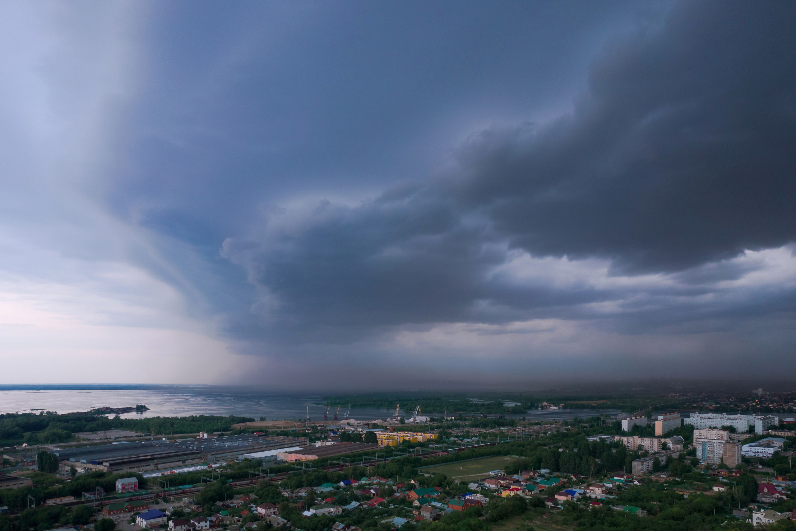 Природа, городские пейзажи. Свадебный, семейный и школьный фотограф в Сызрани Максим Баталов