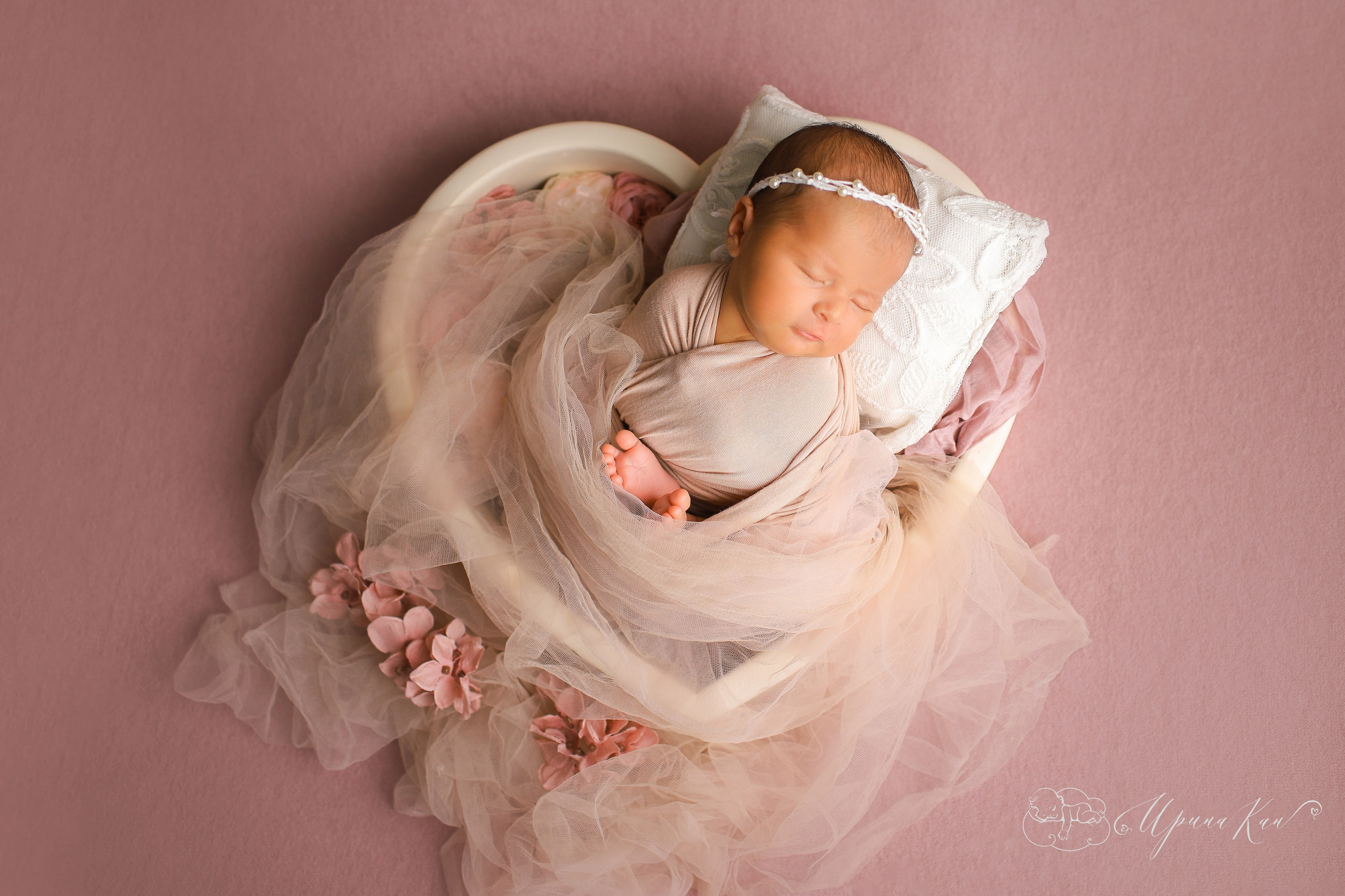 Новорожденная фотосессия для девочек. Ирина Кан Фотограф новорожденных в Екатеринбурге