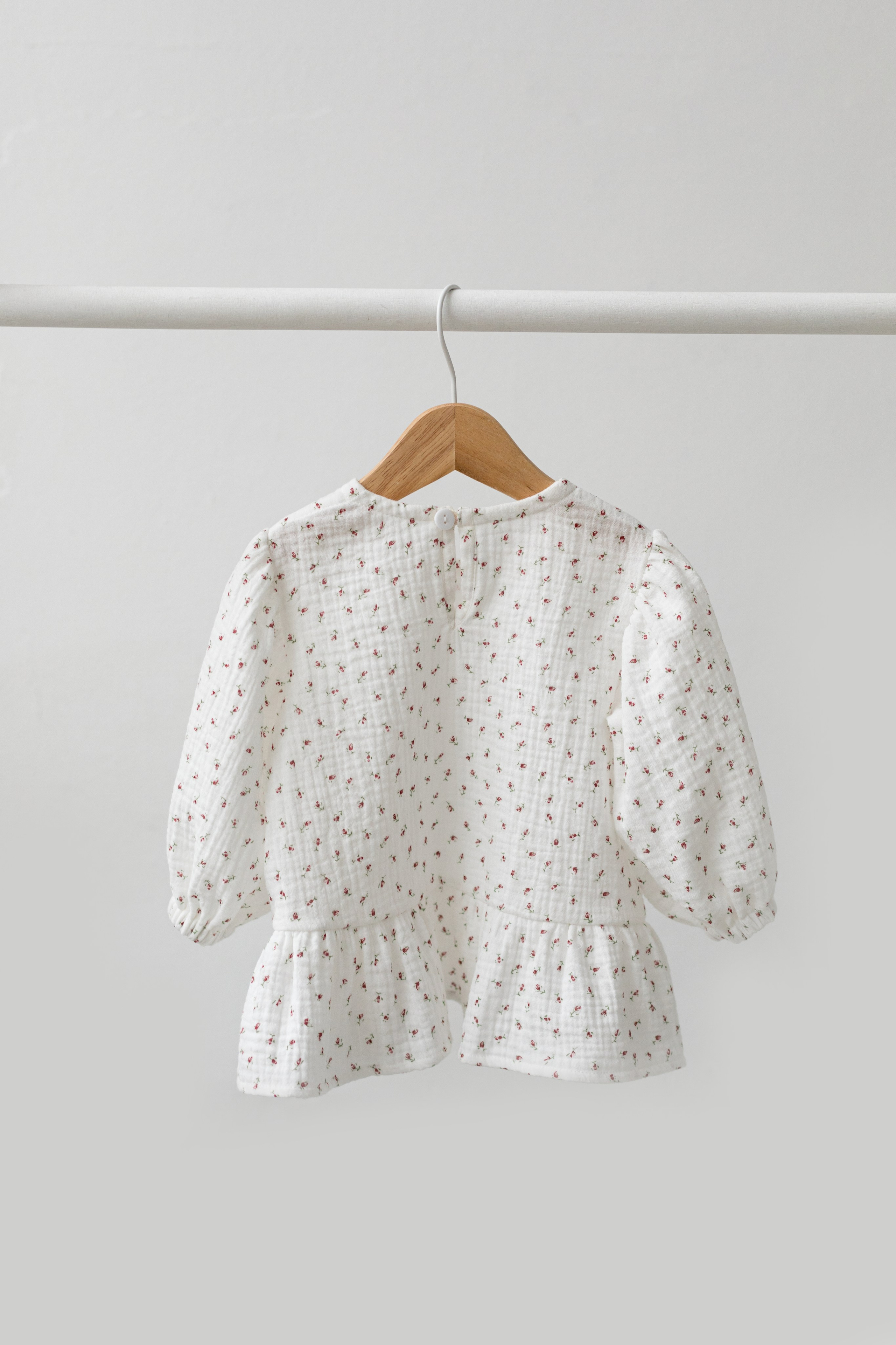 Съемка детской одежды бренда mamalanka для Ozon и соц сетей. Детский и контент фотограф Надя Волкова Санкт-Петербург