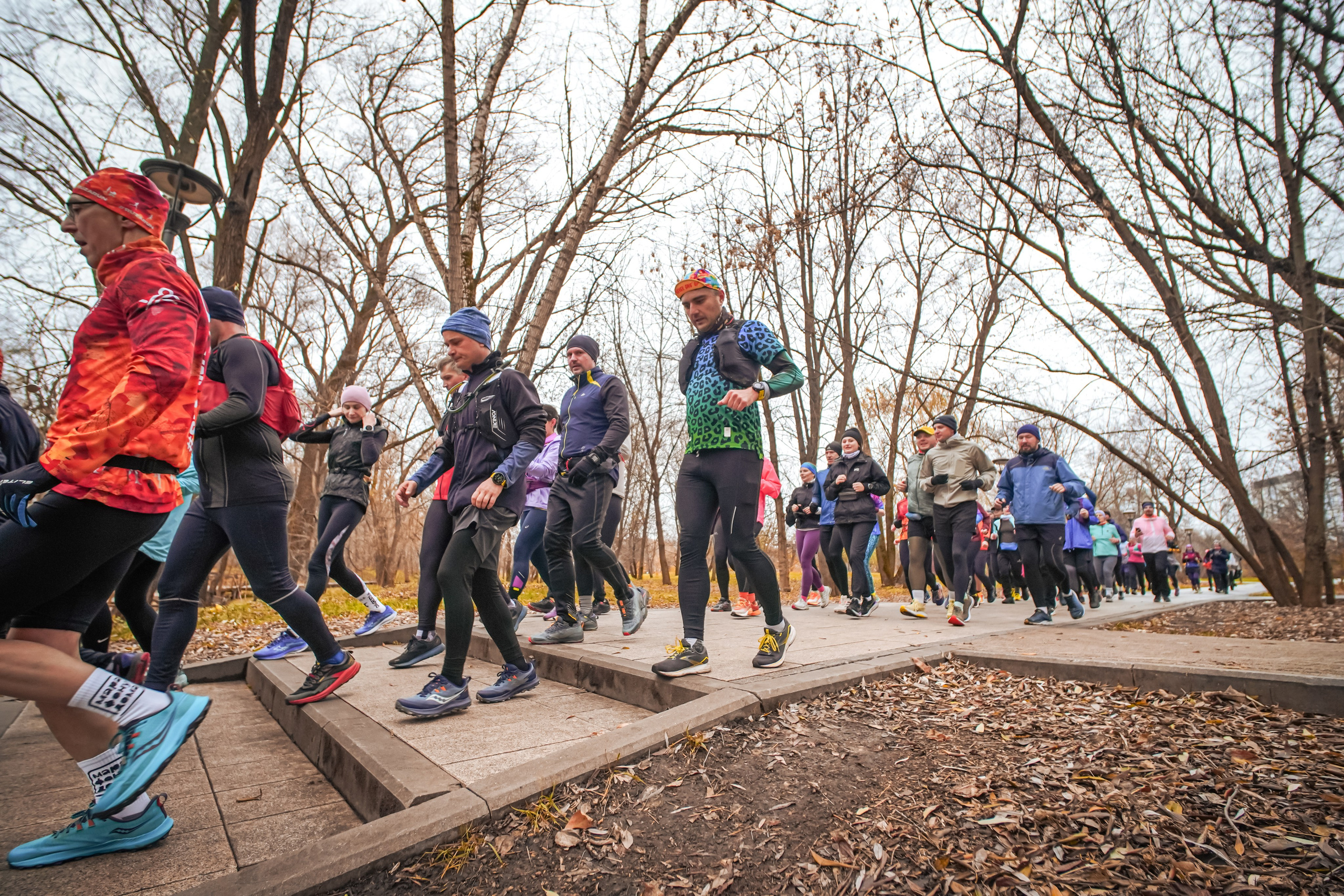 #марафонудома #яuzarun 2024 2-я петля, группа 6:30. Роман Капилюшов. Бег. Фото. Видео. г. Люберцы