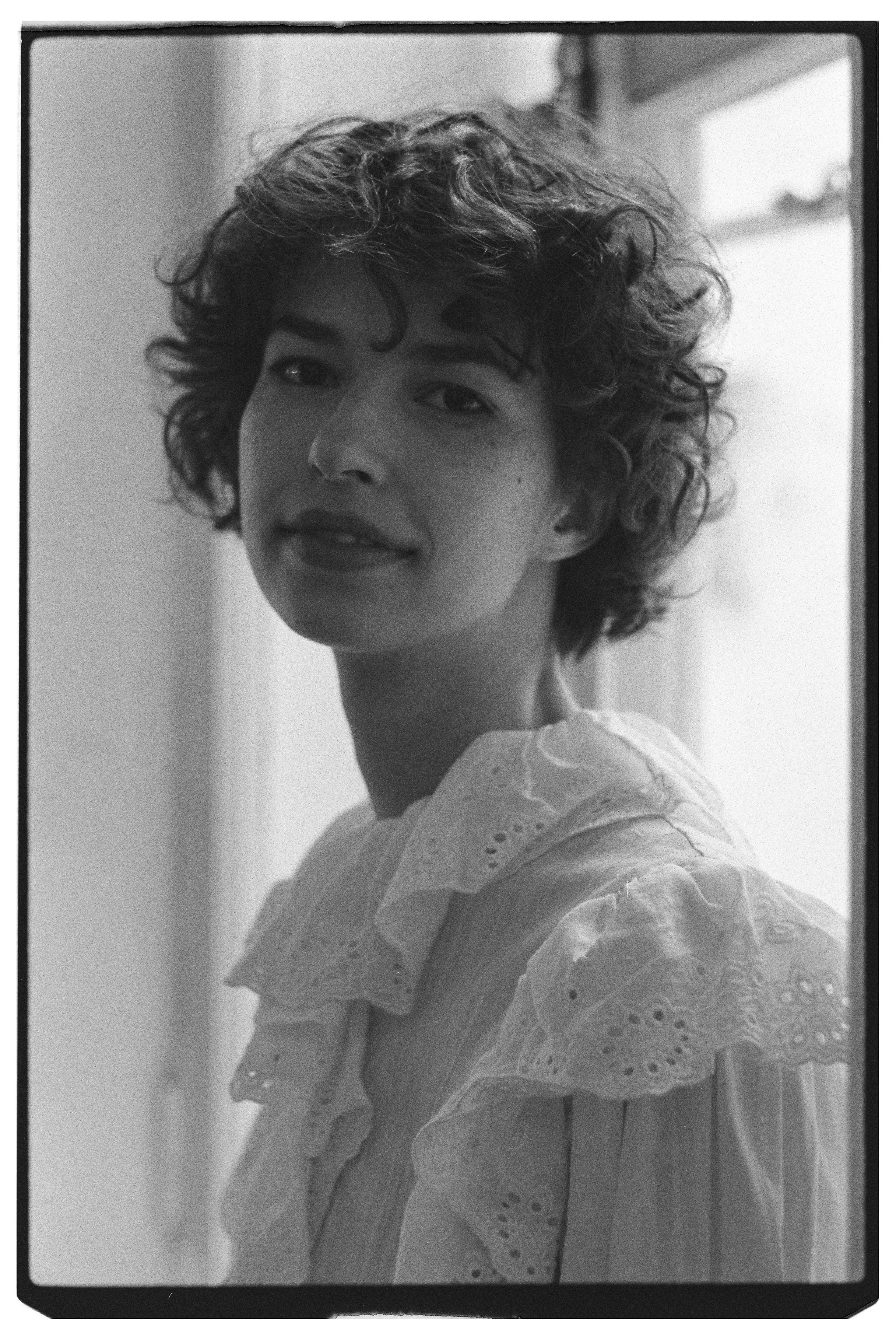 Прогулочная портретная фотосессия на плёнку для Полины в СПб. Светлана Гопанюк. Портретный фотограф. Санкт-Петербург. СПб