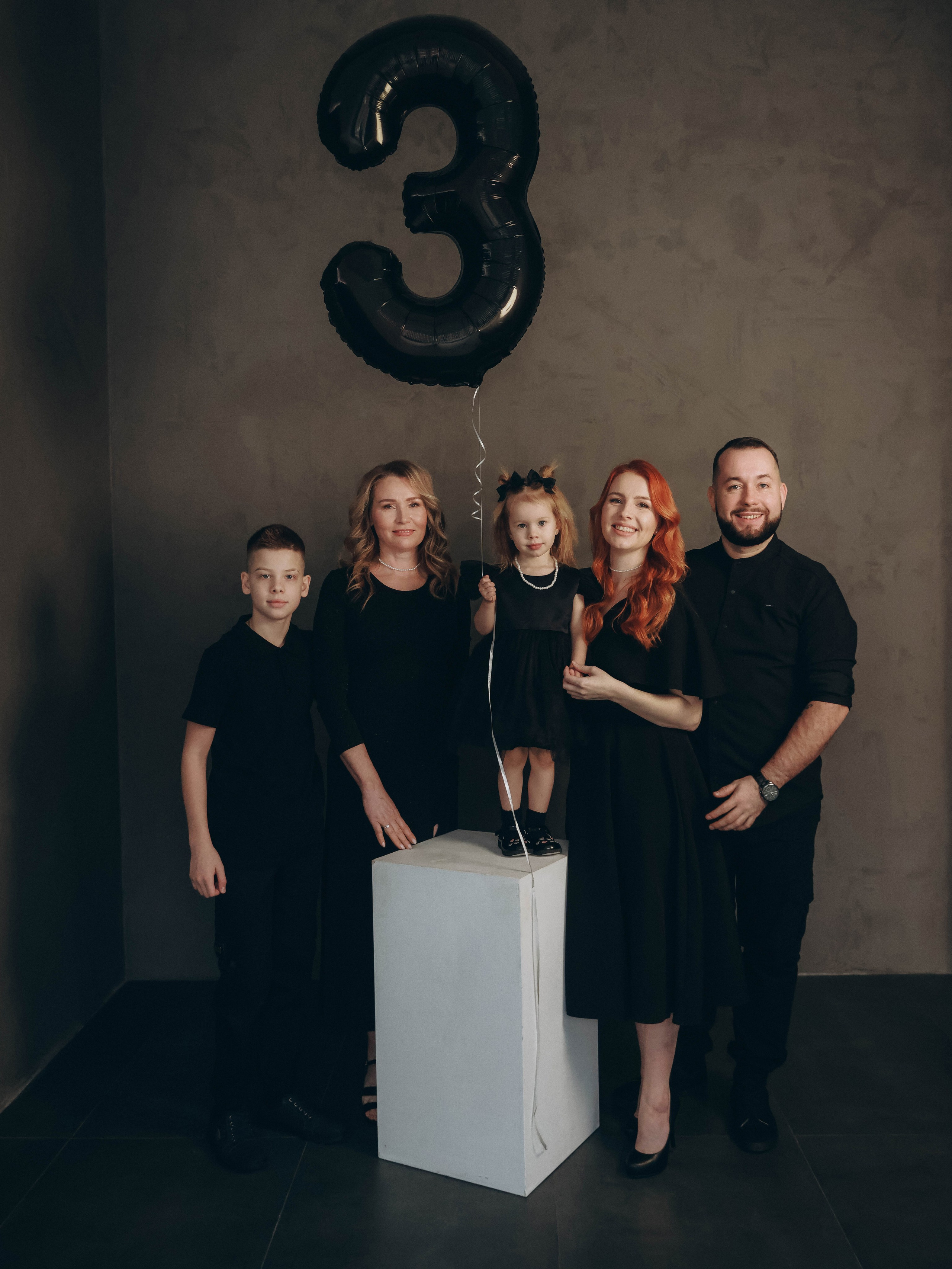 Семейная фотосессия in Black. Мультифотограф Динара Ахмедзянова