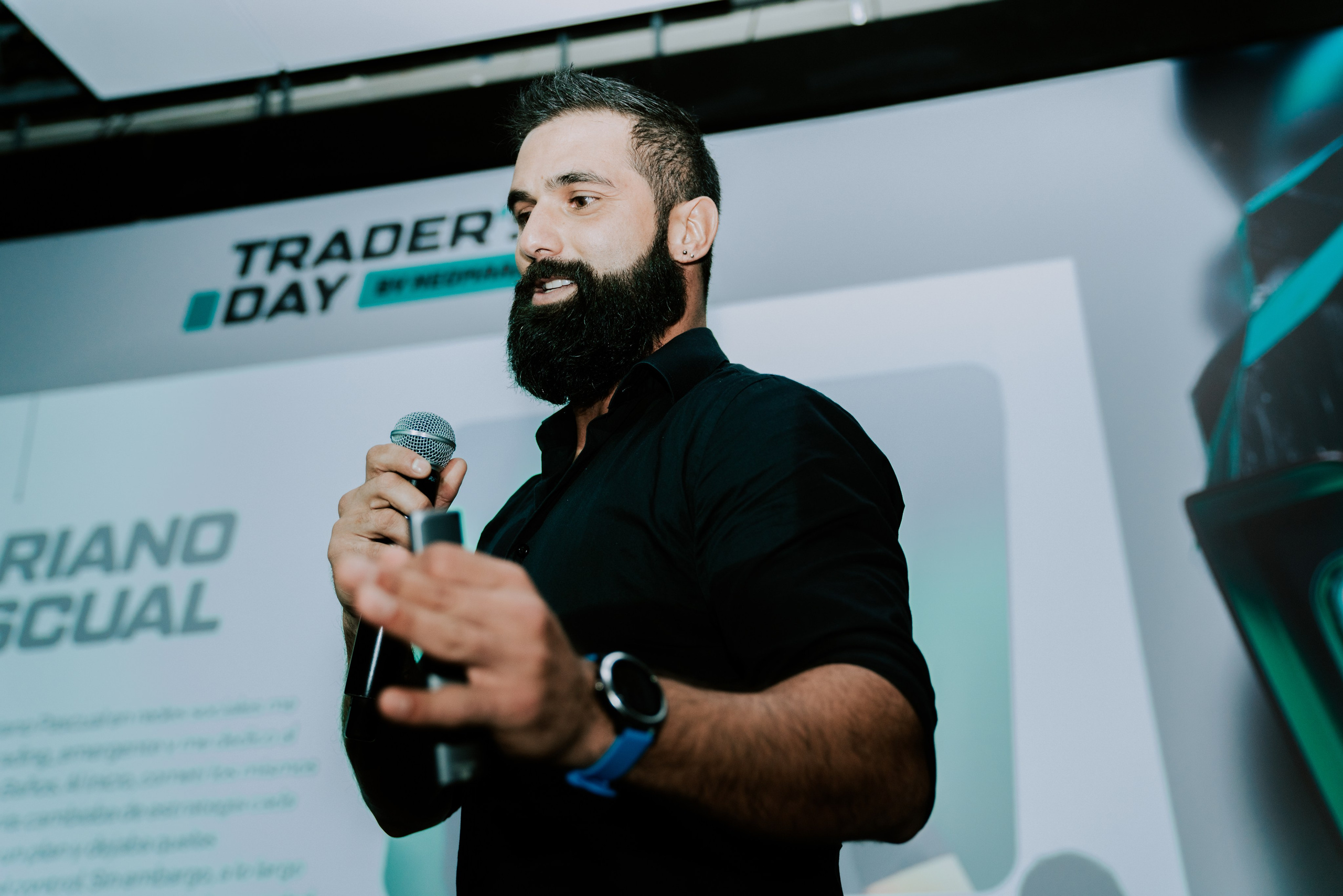 TRADERS DAY By NeomAAA Bogota. NeomAAA Funds Gallery